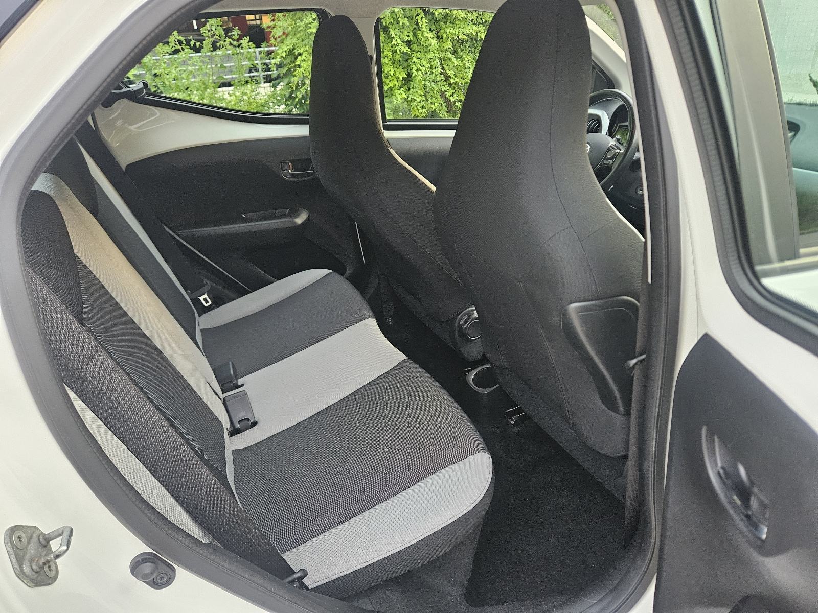 Toyota Aygo 1,0i,prvi vlasnik,kao nova, fotografija 18
