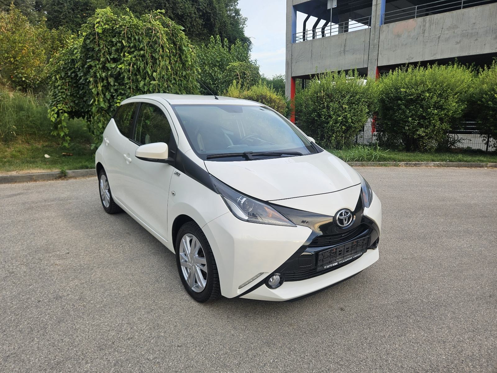 Toyota Aygo 1,0i,prvi vlasnik,kao nova, fotografija 12