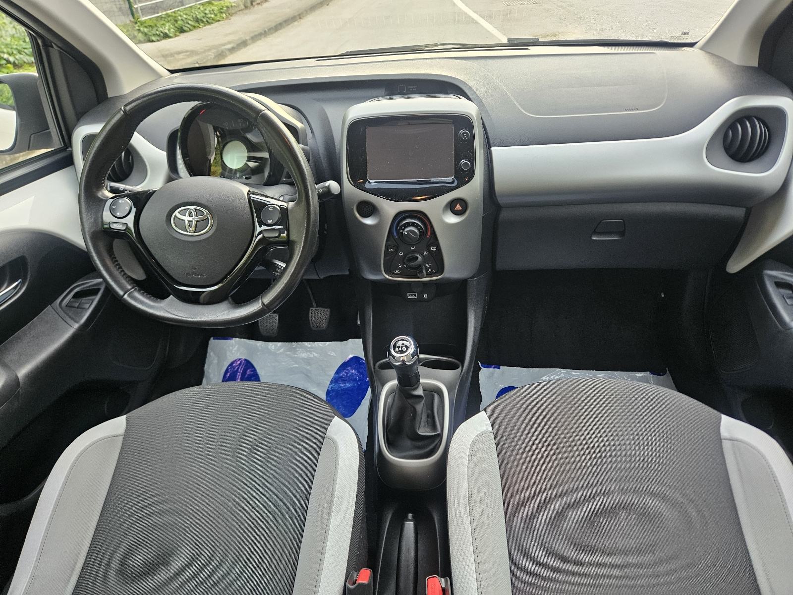 Toyota Aygo 1,0i,prvi vlasnik,kao nova, fotografija 19