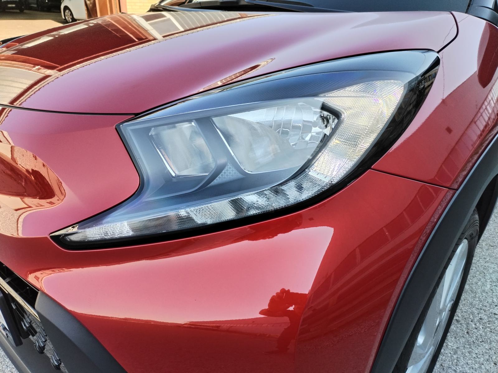 Toyota Aygo X 1.0, SAMO 11.156 km, GAR. 6 GODINA, SERVISNA, TOP STANJE, fotografija 9