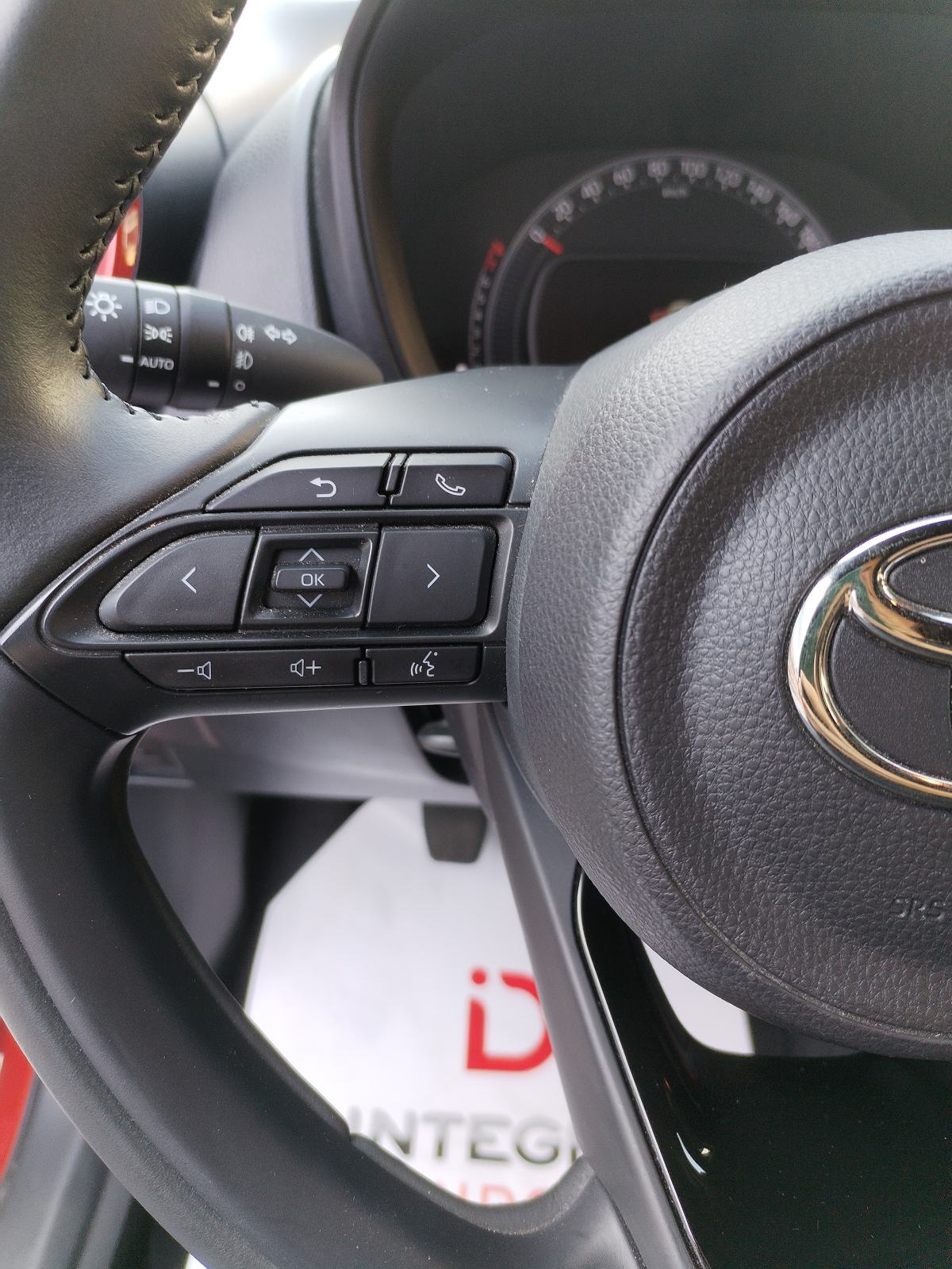 Toyota Aygo X 1.0, SAMO 11.156 km, GAR. 6 GODINA, SERVISNA, TOP STANJE, fotografija 15