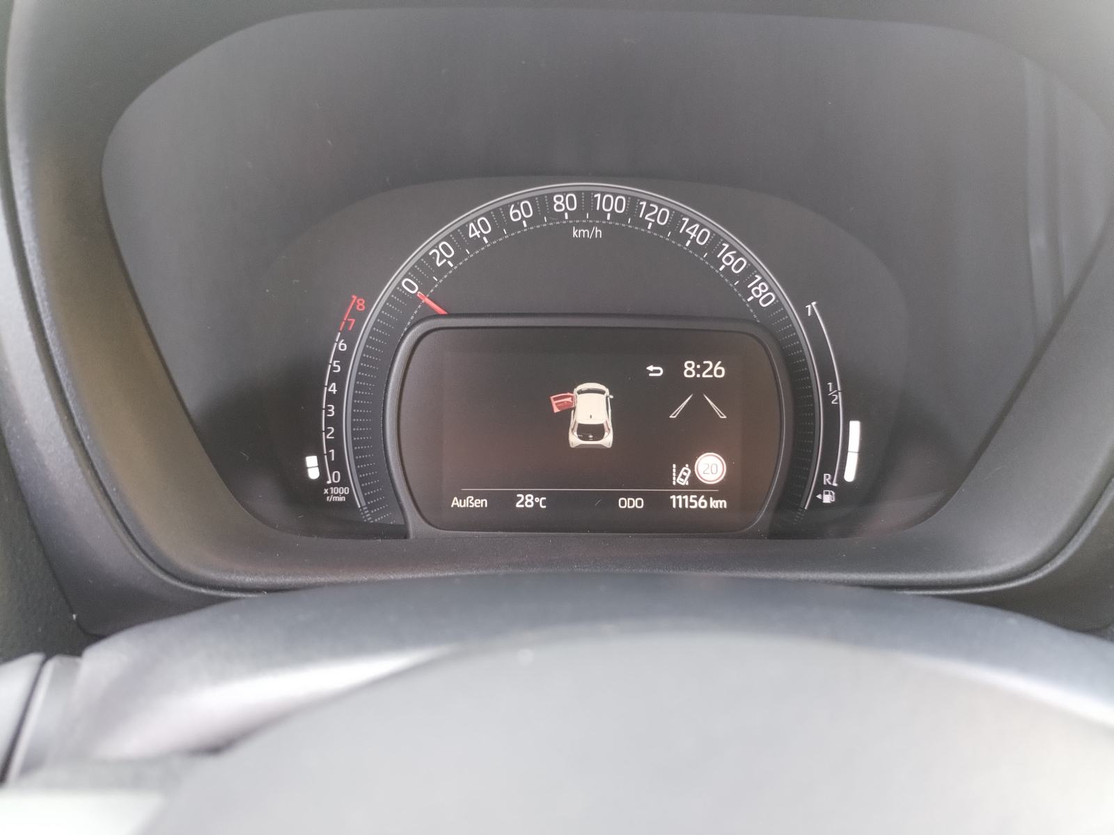 Toyota Aygo X 1.0, SAMO 11.156 km, GAR. 6 GODINA, SERVISNA, TOP STANJE, fotografija 10