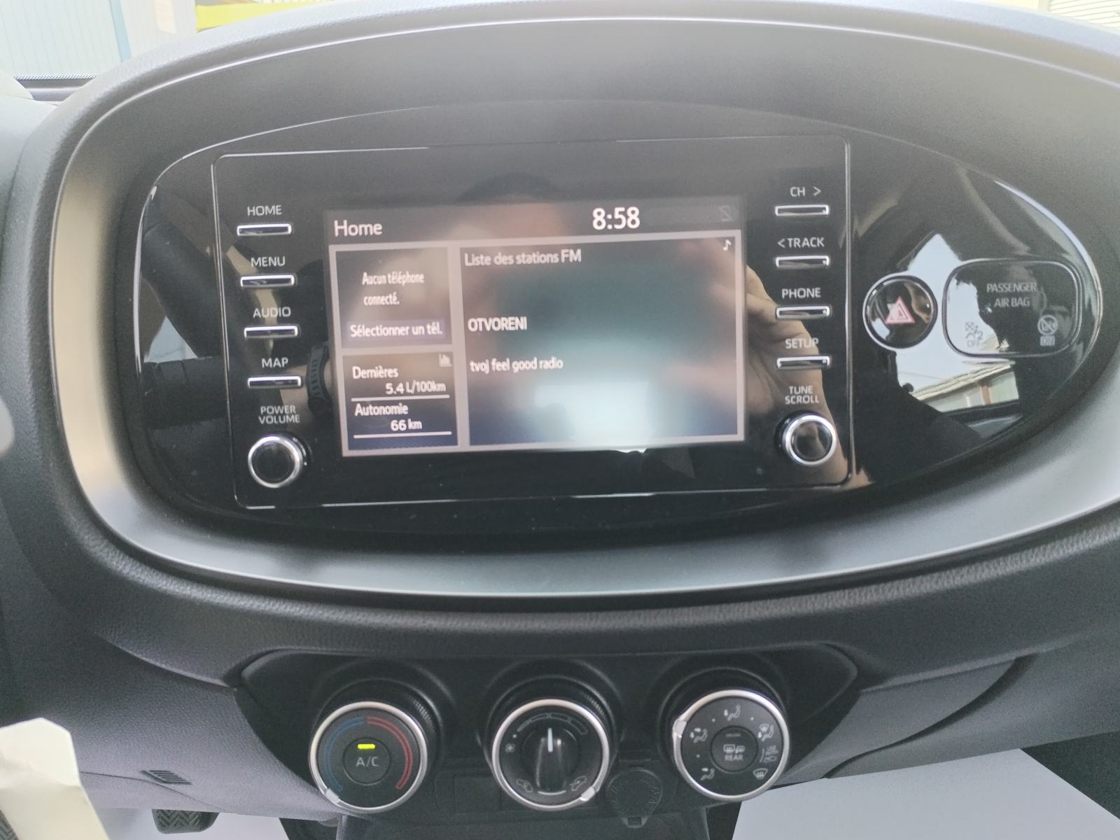 Toyota Aygo X 1.0, SAMO 11.941 km, GAR. 6 GODINA, SERVISNA, TOP STANJE, fotografija 17
