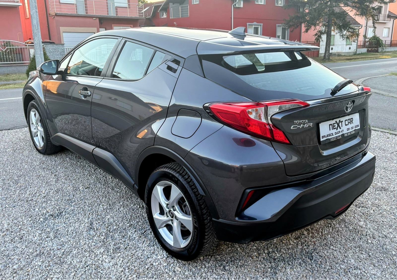 Toyota C-HR 1,2 Turbo, fotografija 9