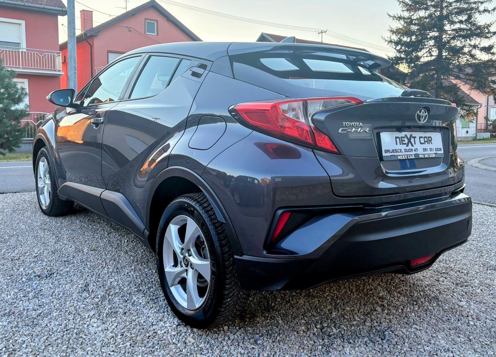 Toyota C-HR 1,2 Turbo, fotografija 7