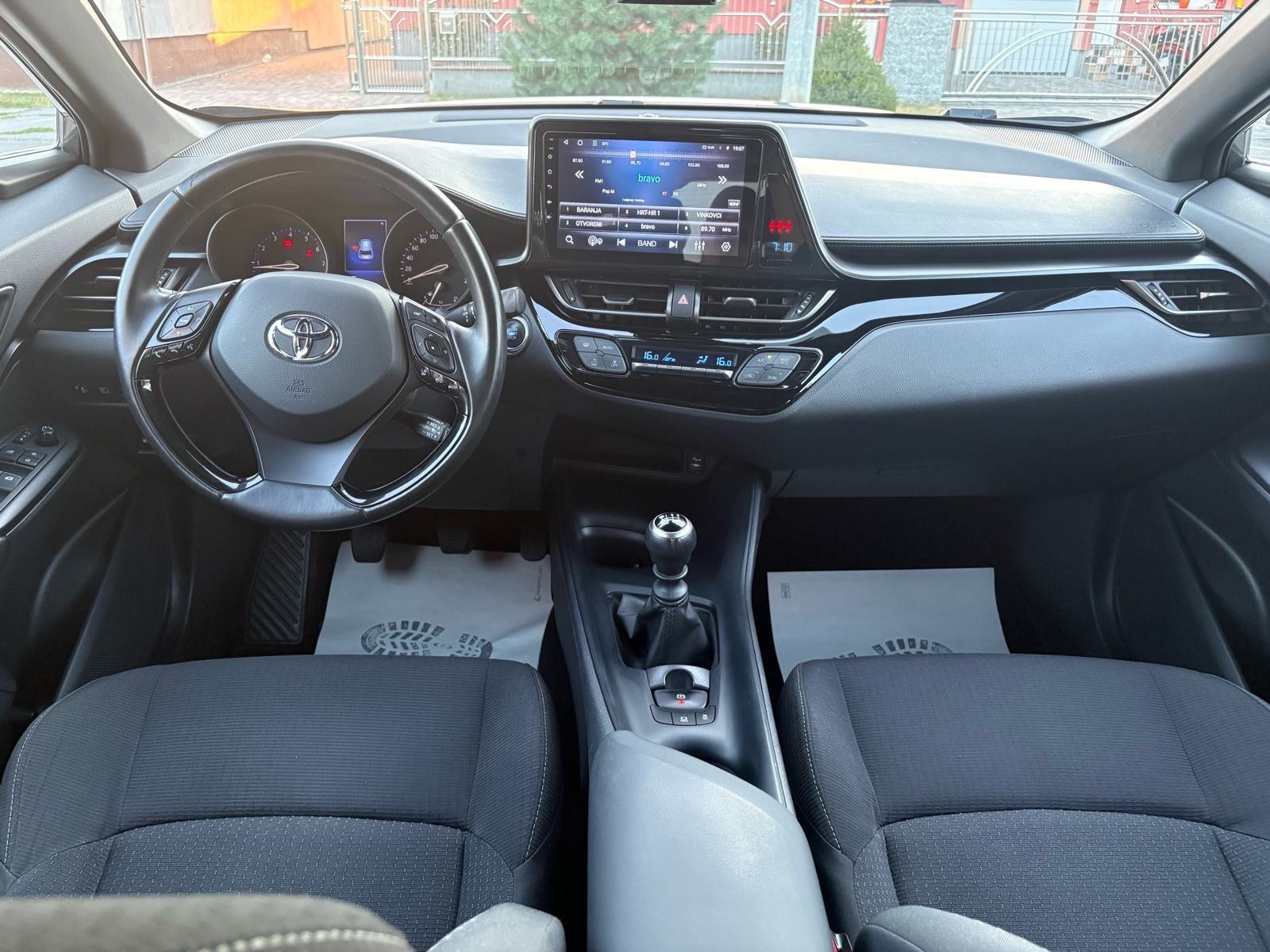 Toyota C-HR 1,2 Turbo, fotografija 14