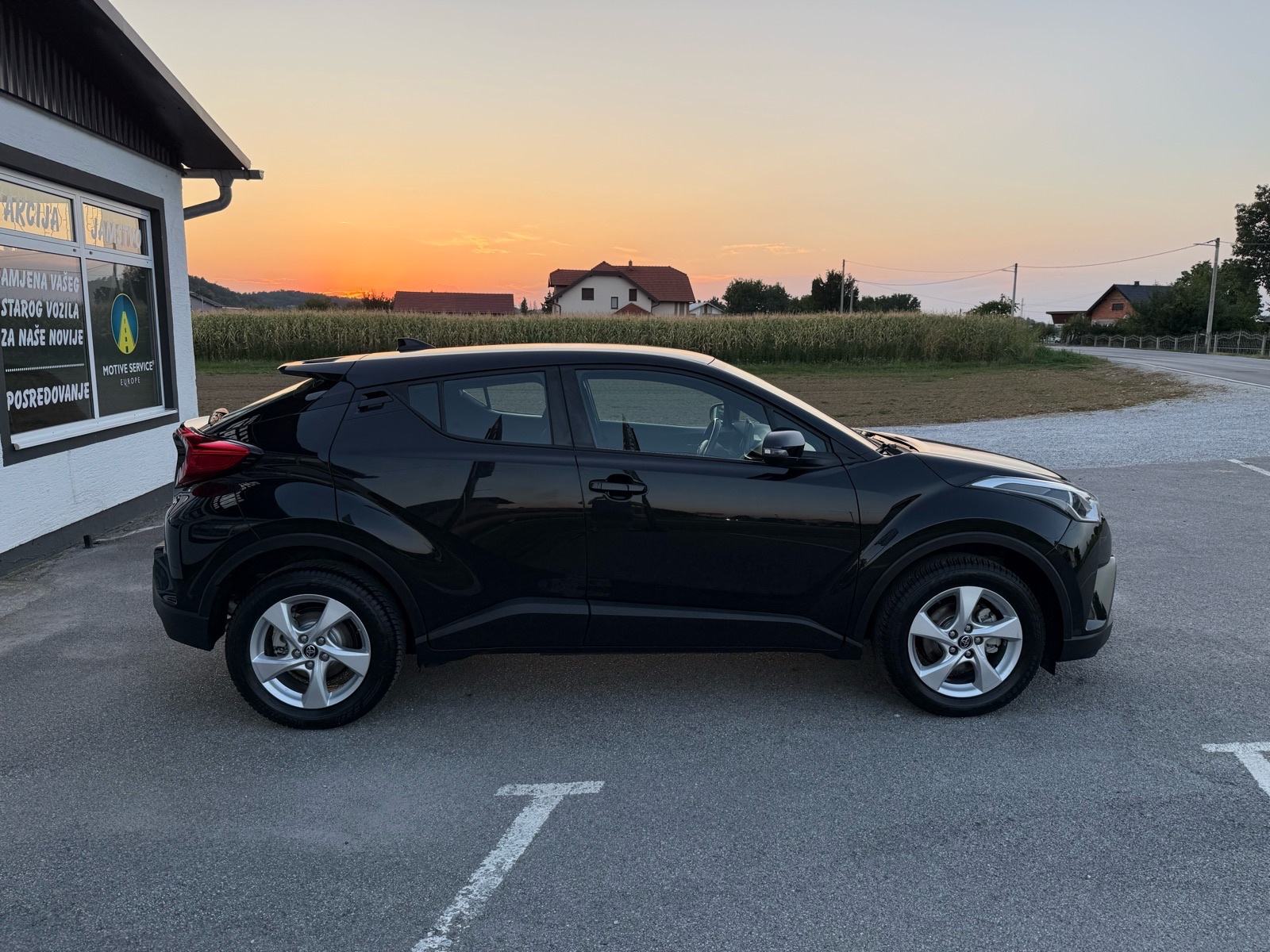 Toyota C-HR 1,2T C-ENTER TSS, 1.vl, 111.000km, MOGUĆNOST BRZOG KREDITA, fotografija 4