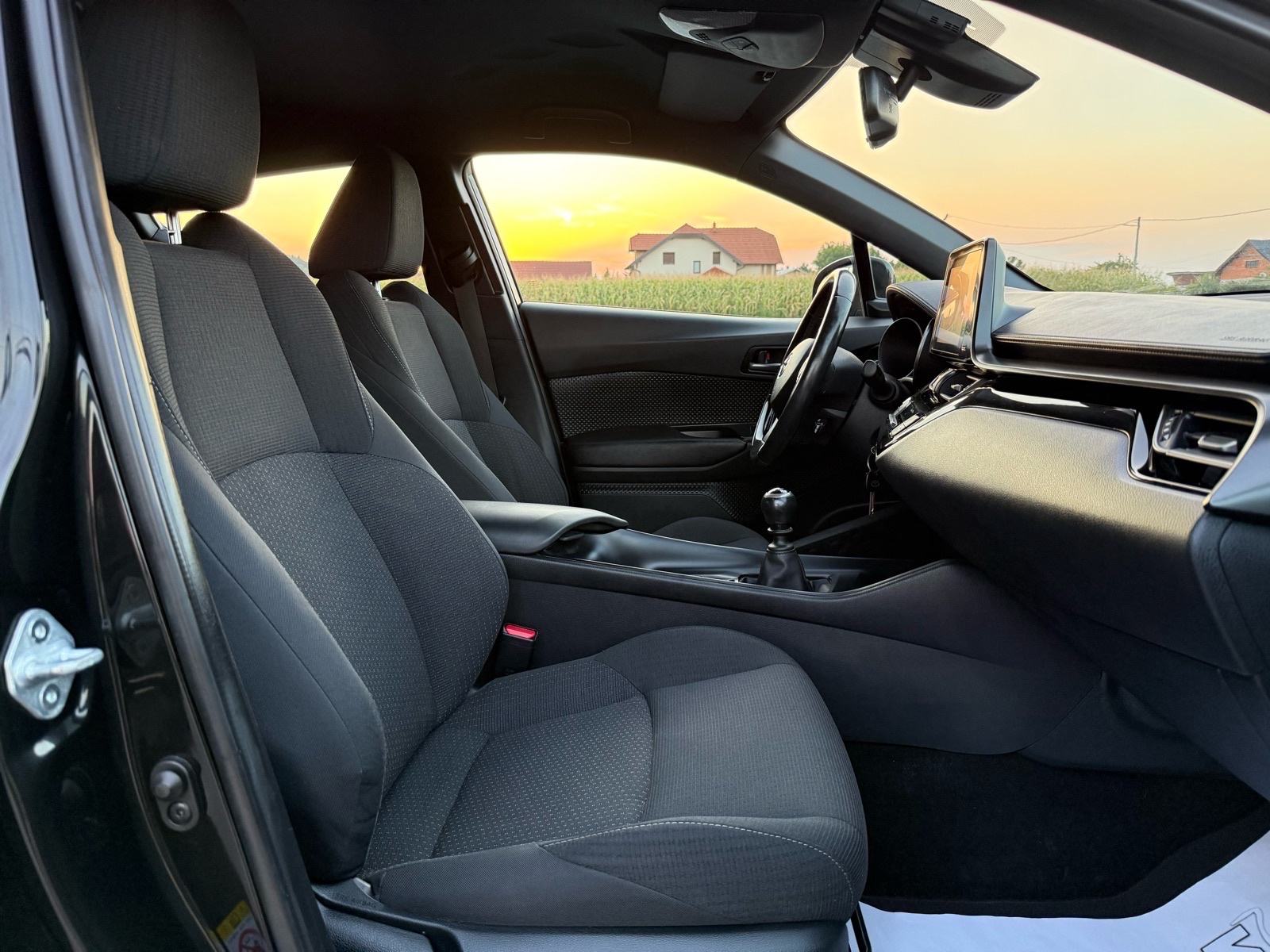 Toyota C-HR 1,2T C-ENTER TSS, 1.vl, 111.000km, MOGUĆNOST BRZOG KREDITA, fotografija 14