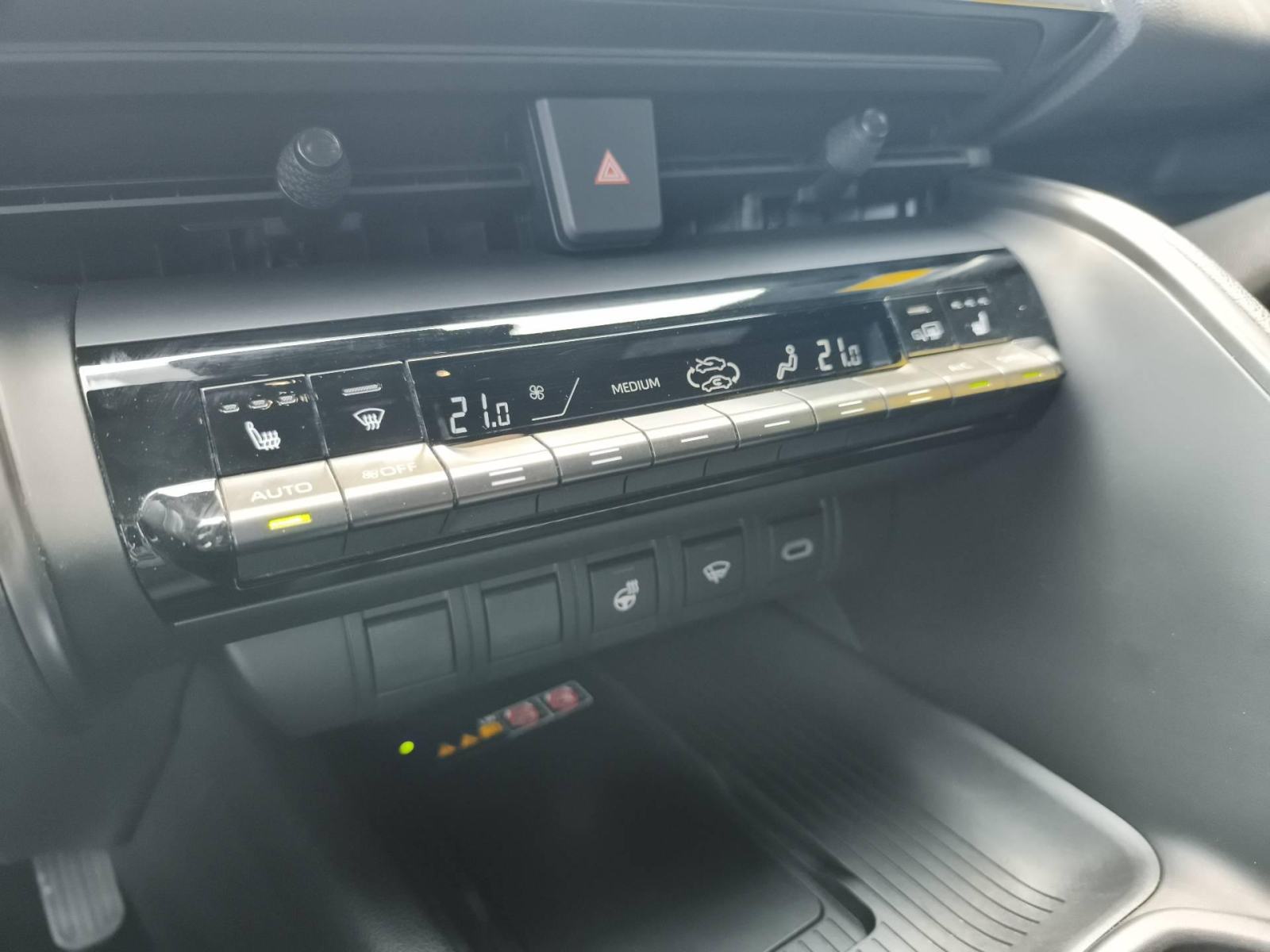 Toyota C-HR 1.8 ACTIVE DRIVE 72kW - Provjerena rabljena vozila!, fotografija 3
