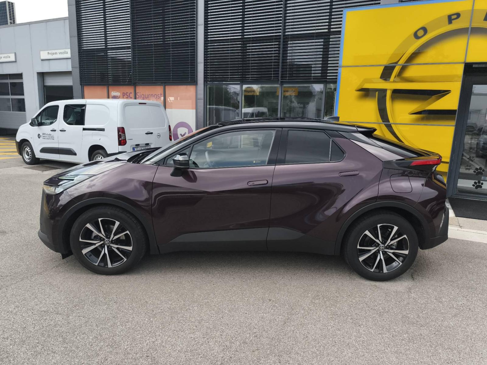 Toyota C-HR 1.8 ACTIVE DRIVE 72kW - Provjerena rabljena vozila!, fotografija 16