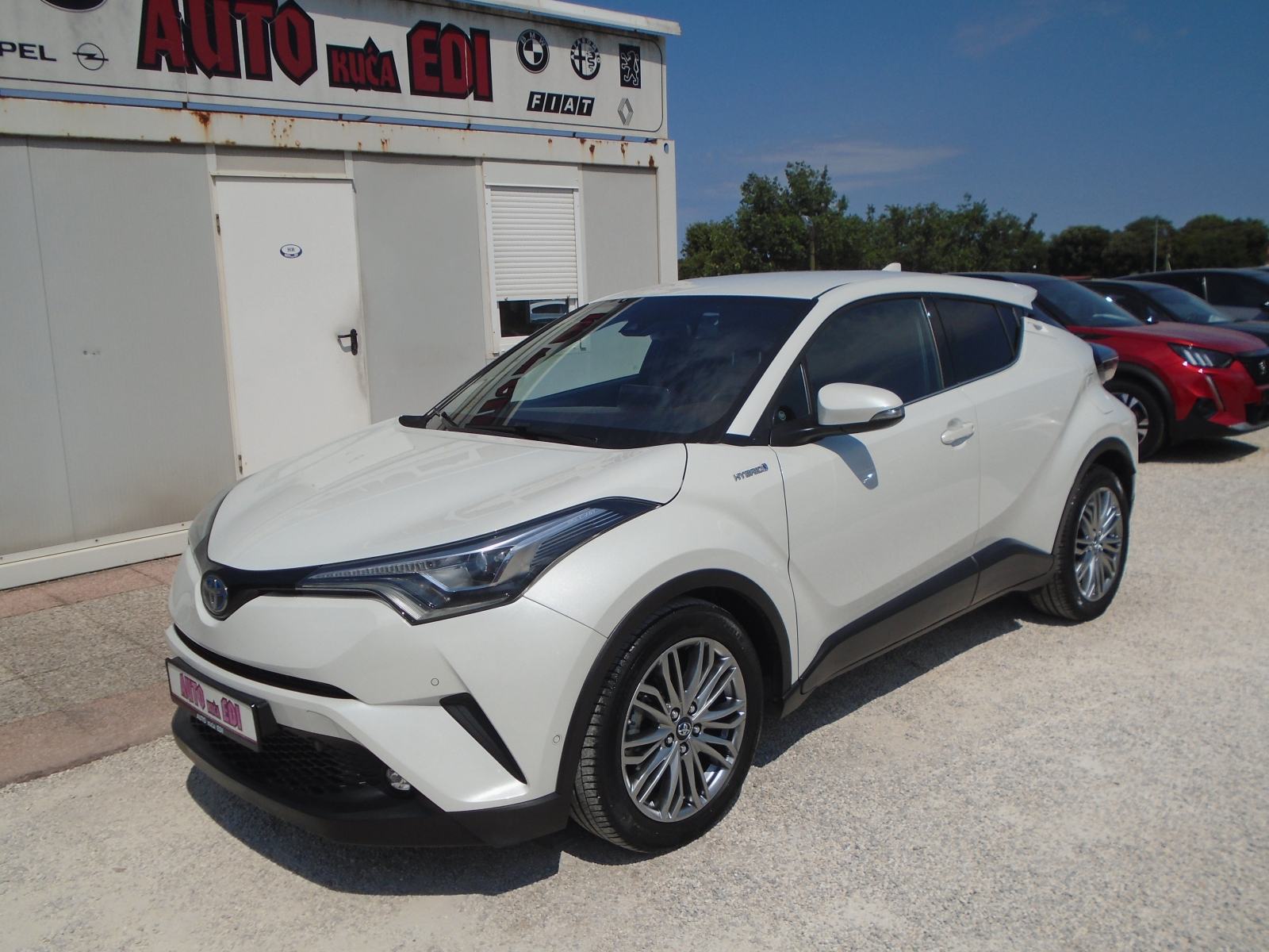 Toyota C-HR 1,8 automatik HYBRID, fotografija 1