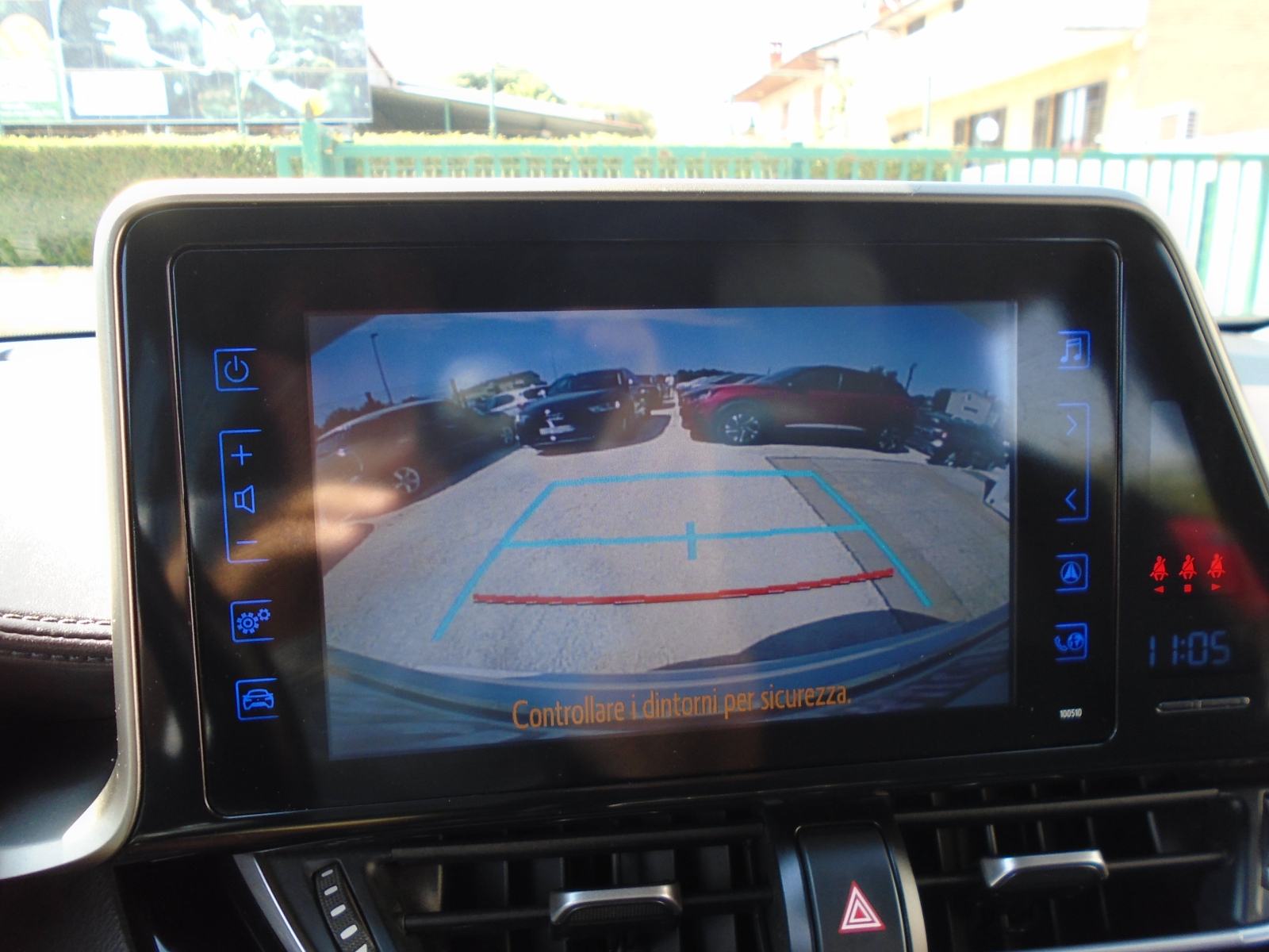 Toyota C-HR 1,8 automatik HYBRID, fotografija 10