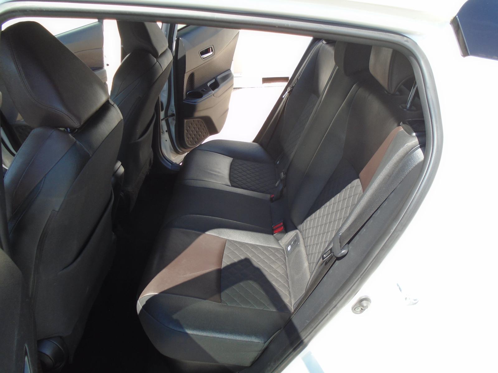 Toyota C-HR 1,8 automatik HYBRID, fotografija 13