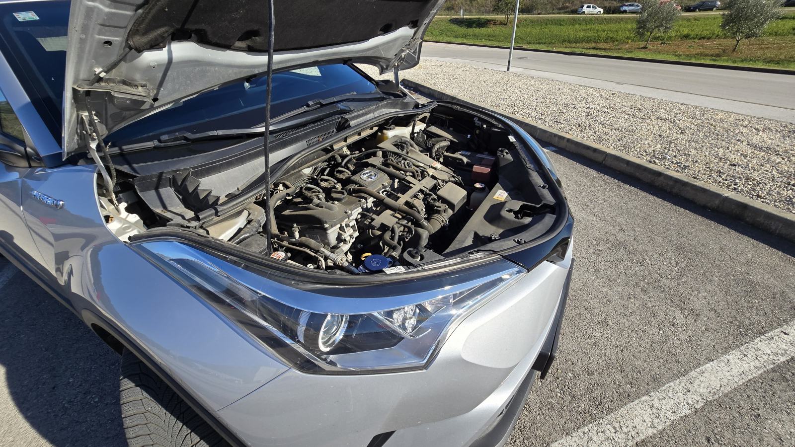 Toyota C-HR 1,8 automatik servisna knjižica, fotografija 11