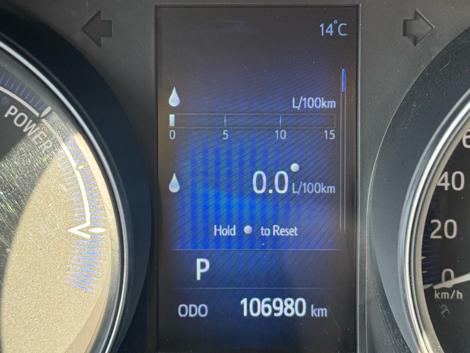Toyota C-HR 1,8 Hybrid Active, odlično stanje, fotografija 15