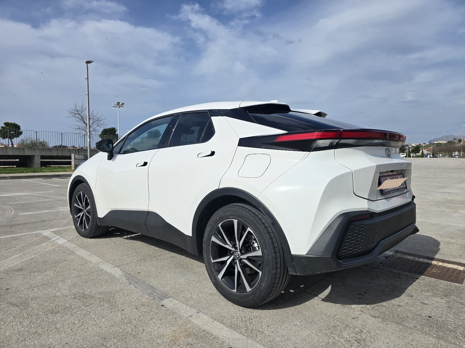 Toyota C-HR C-OOL 1.8, fotografija 3