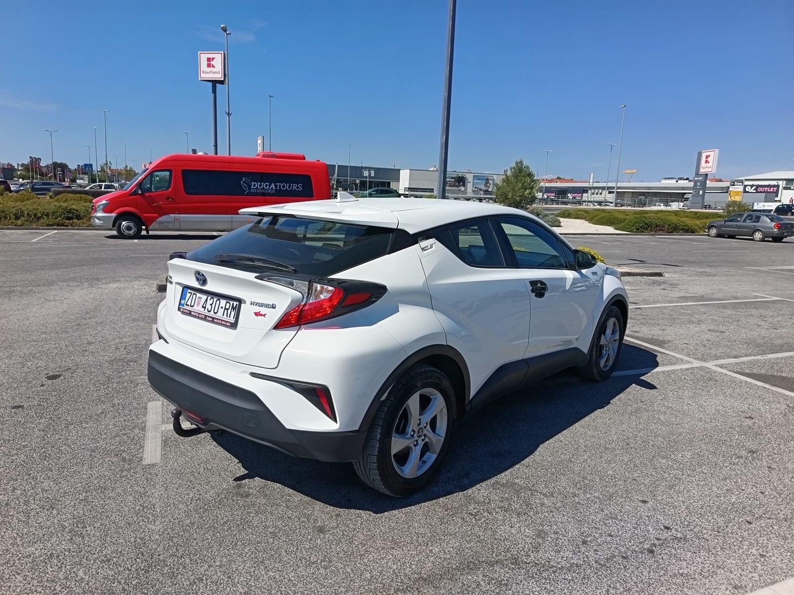 Toyota C-HR 1,8 automatik, fotografija 11