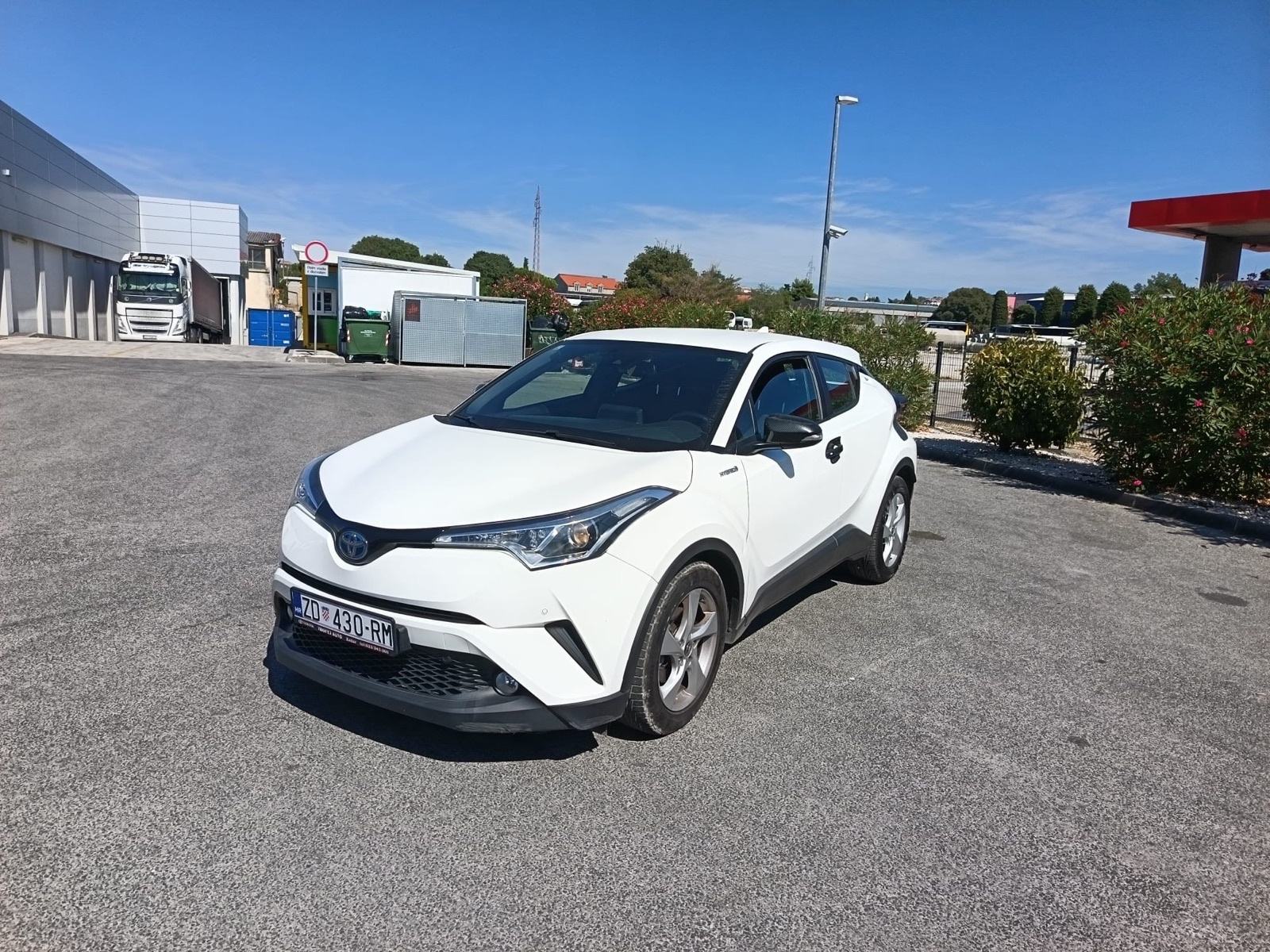 Toyota C-HR 1,8 automatik, fotografija 12