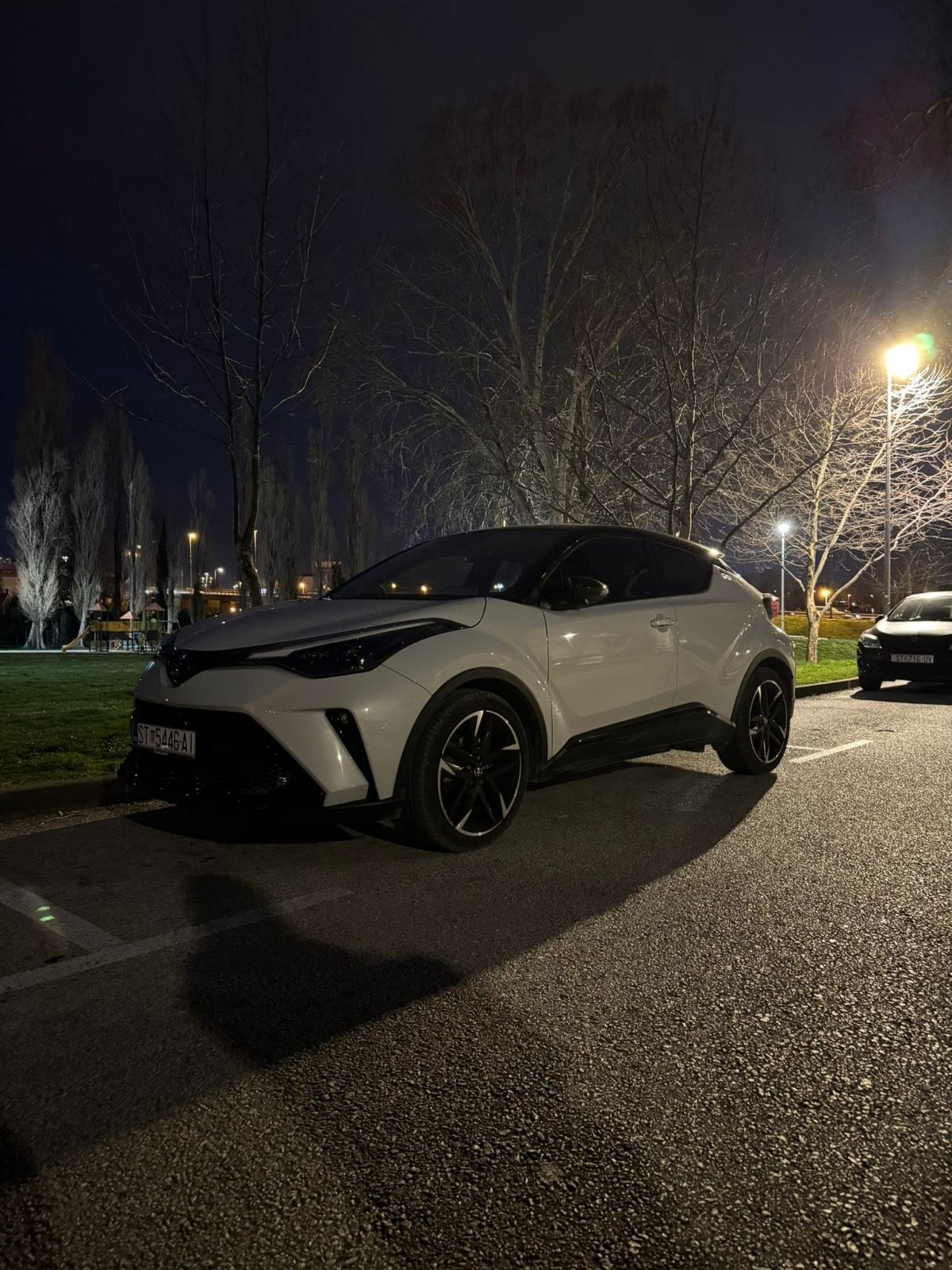 Toyota C-HR 1,8 GR Sport automatik, fotografija 1