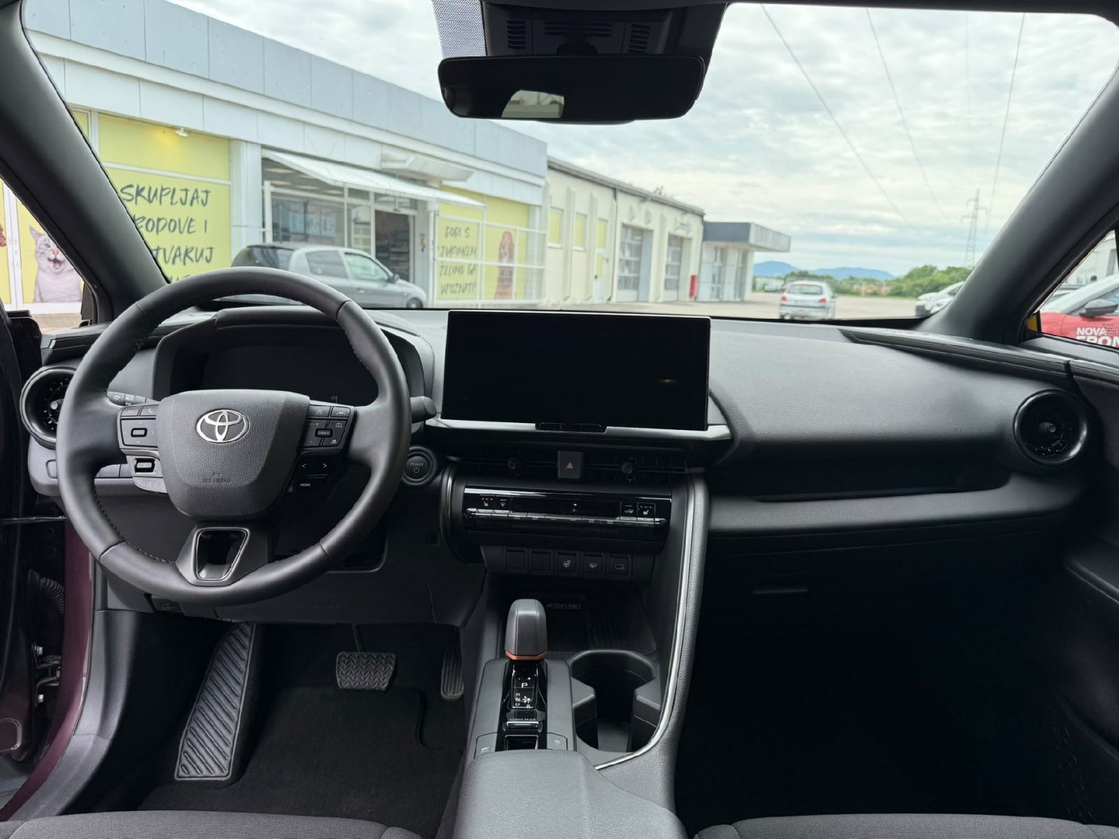 Toyota C-HR 1.8 Hibrid 72kw - Provjerena rabljena vozila!, fotografija 11