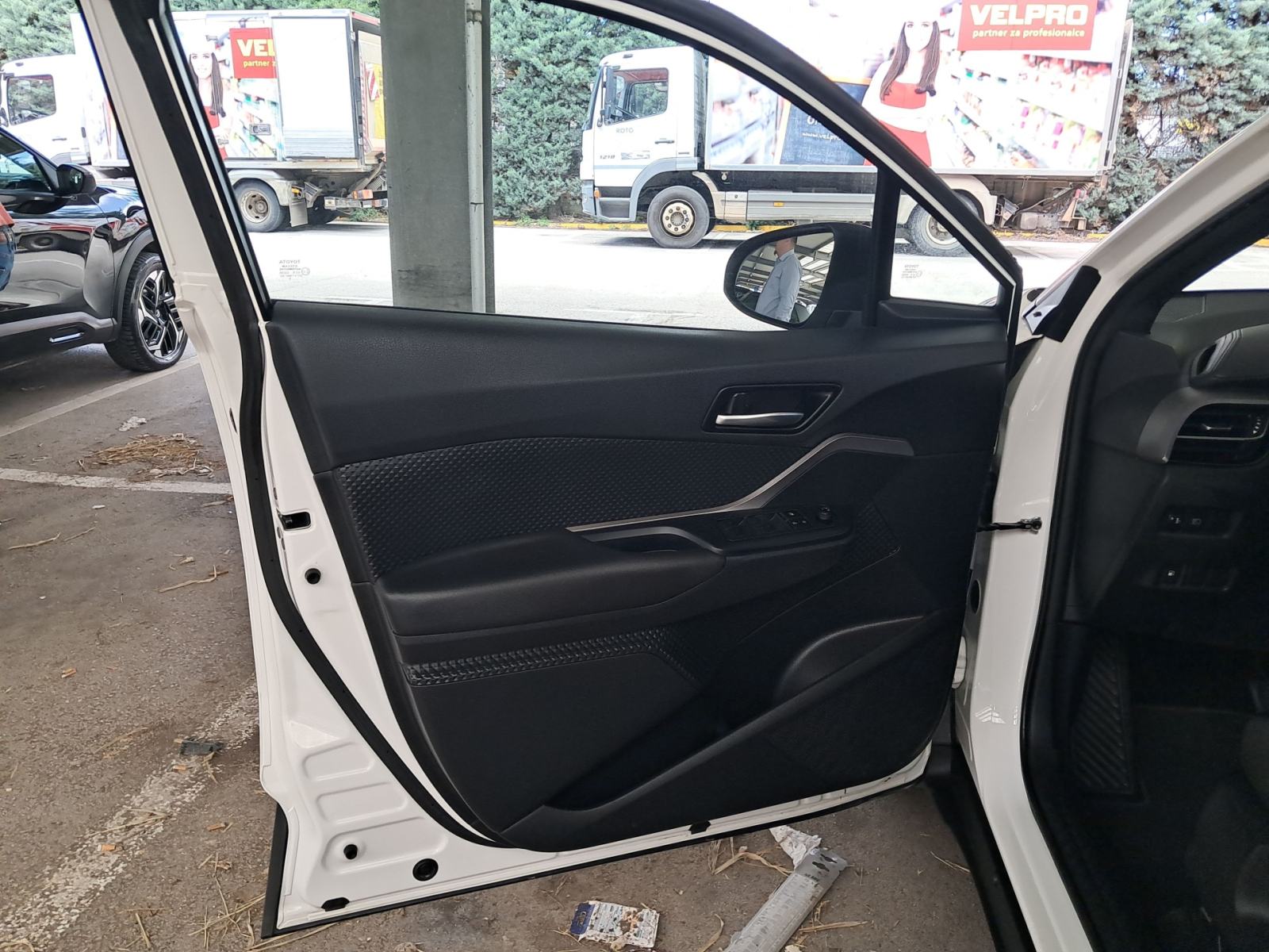 Toyota C-Hr 1.8 HSD 5D E-CVT C-ENTER HYBRID, fotografija 14