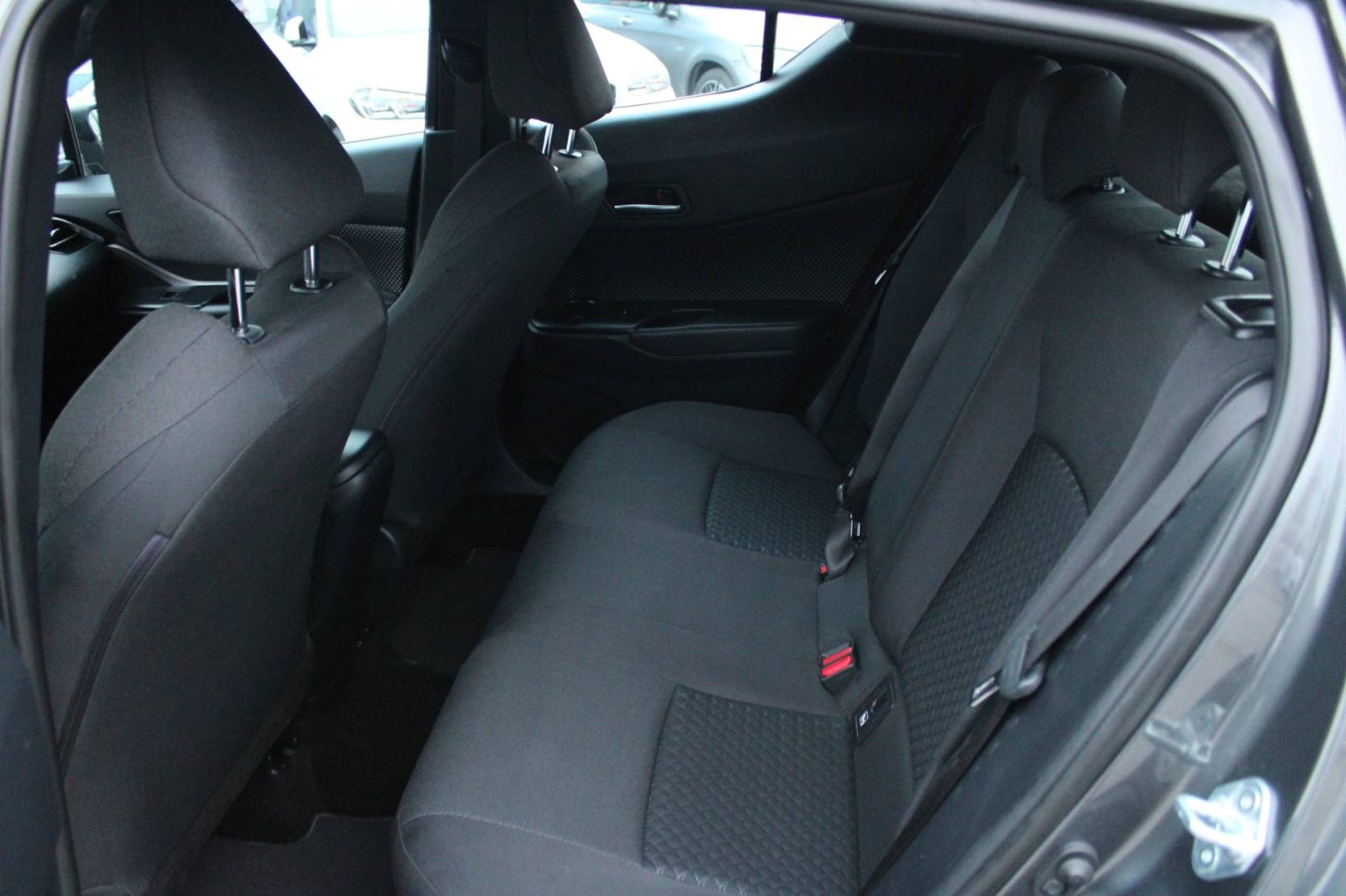 Toyota C-HR 1.8 Hybrid AUTOMATIK *LED, NAVIGACIJA, KAMERA*, fotografija 10