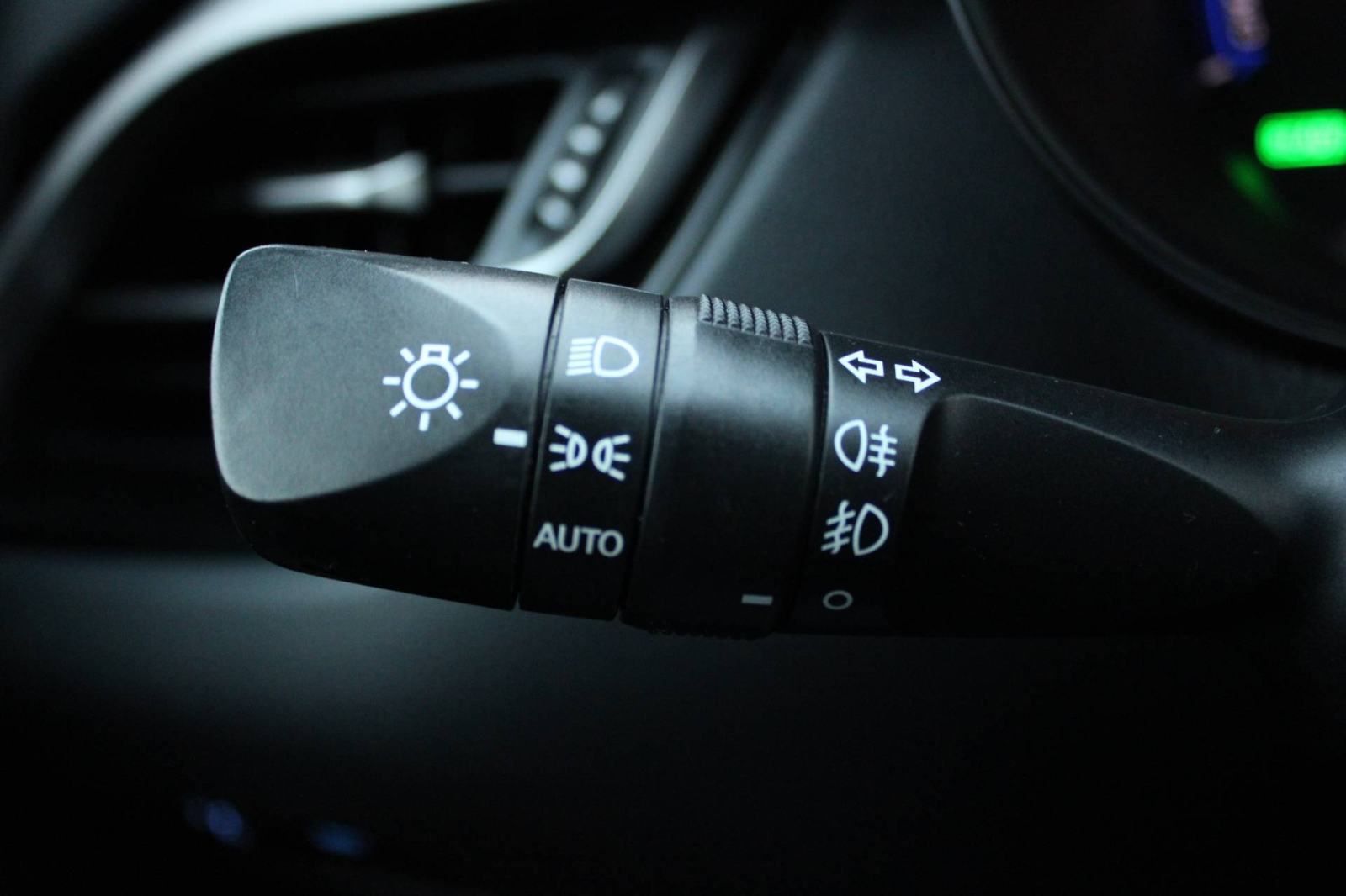 Toyota C-HR 1.8 Hybrid AUTOMATIK *LED, NAVIGACIJA, KAMERA*, fotografija 14