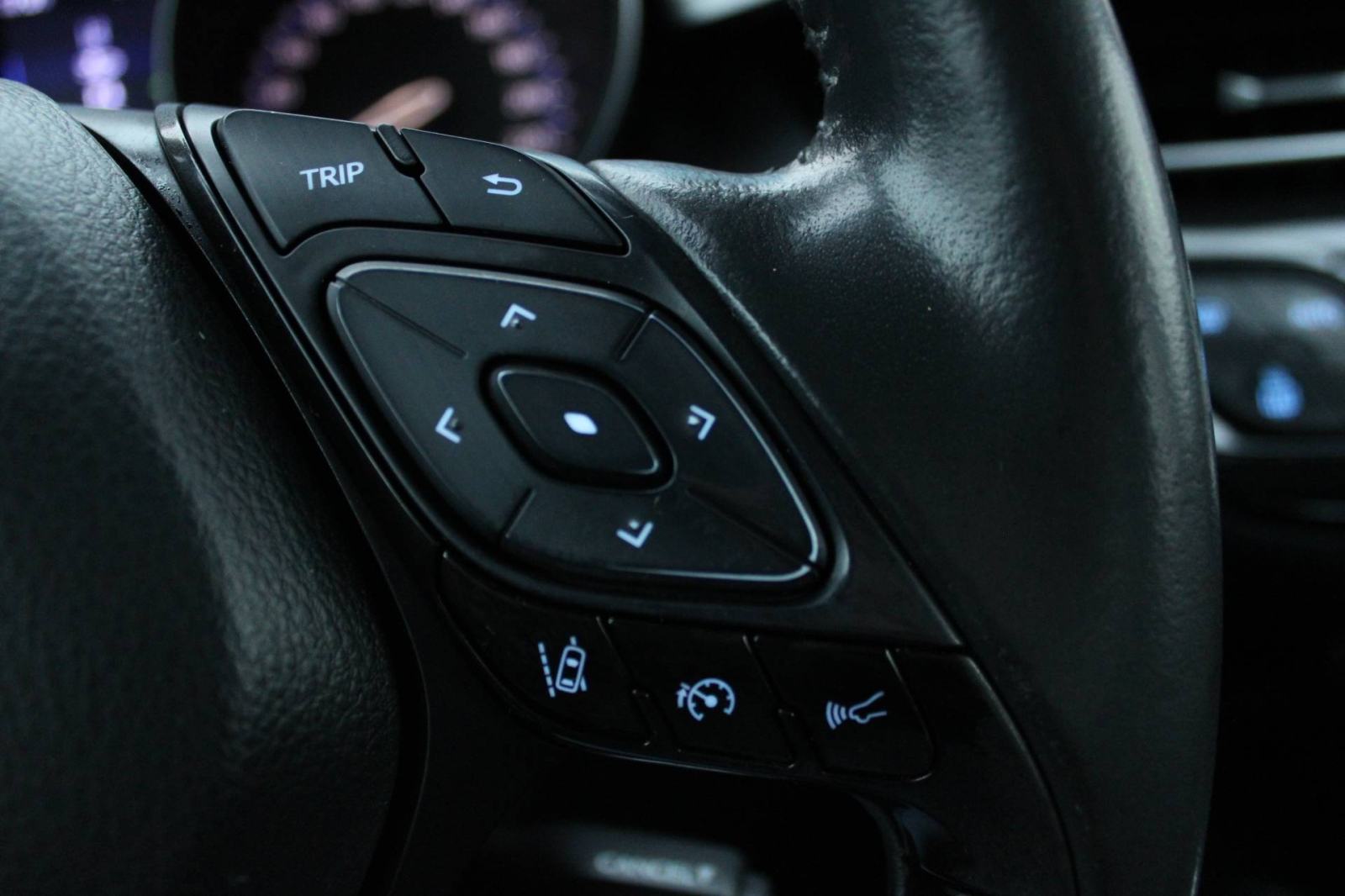 Toyota C-HR 1.8 Hybrid AUTOMATIK *LED, NAVIGACIJA, KAMERA*, fotografija 15