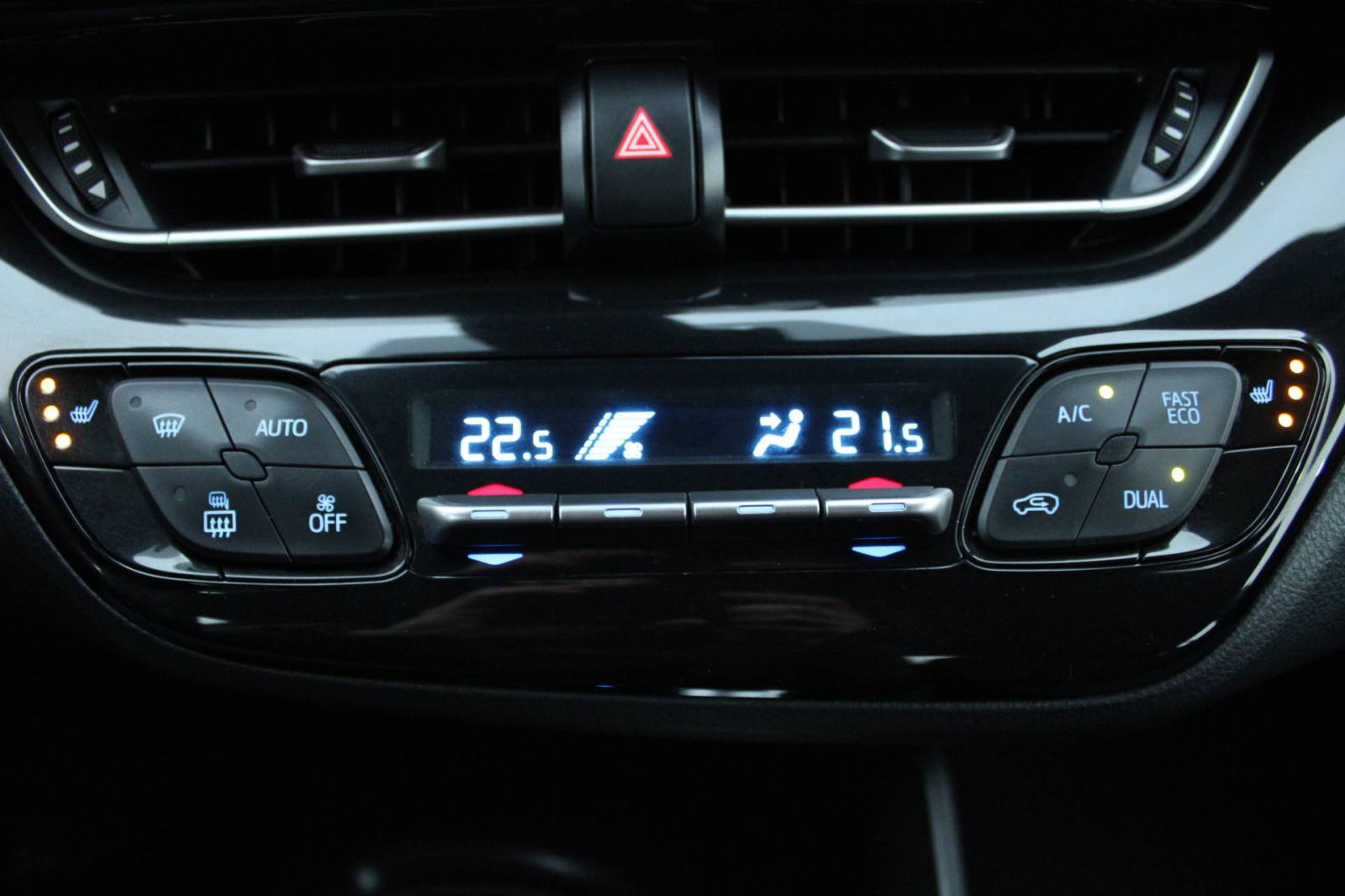 Toyota C-HR 1.8 Hybrid AUTOMATIK *LED, NAVIGACIJA, KAMERA*, fotografija 18