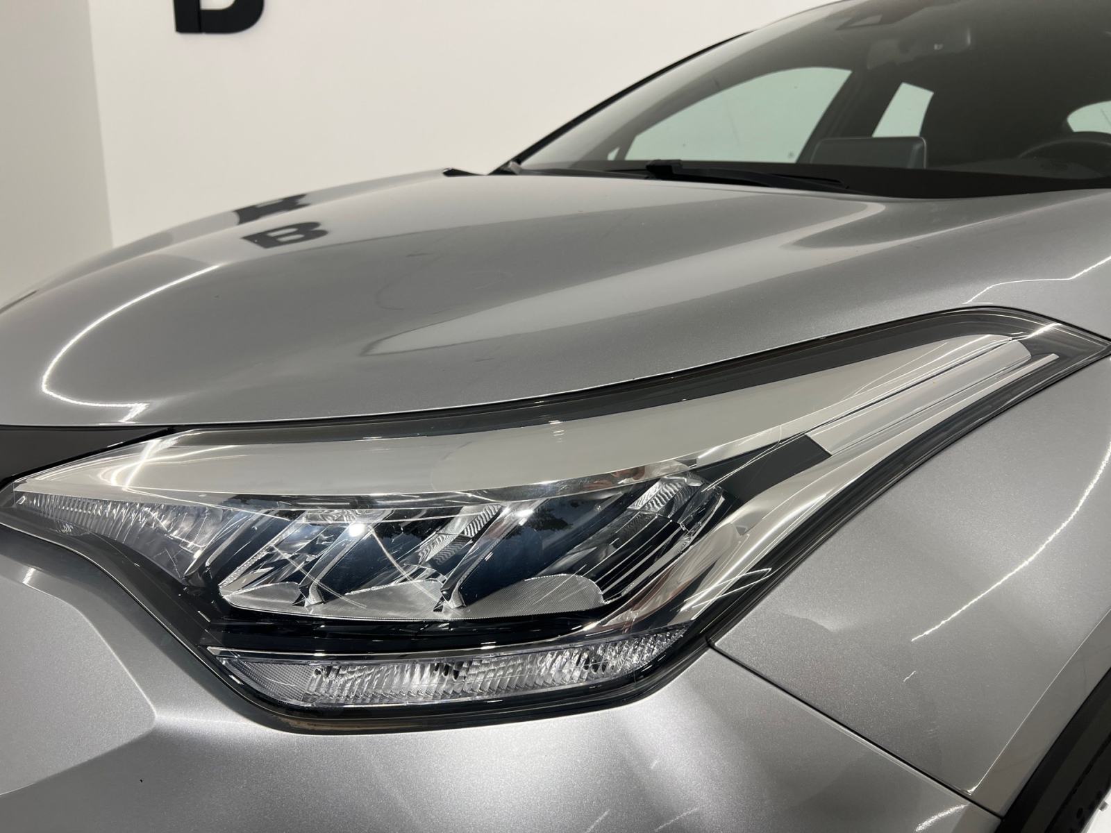 Toyota C-Hr 1.8 HYBRID - 3 godine jamstva, fotografija 10