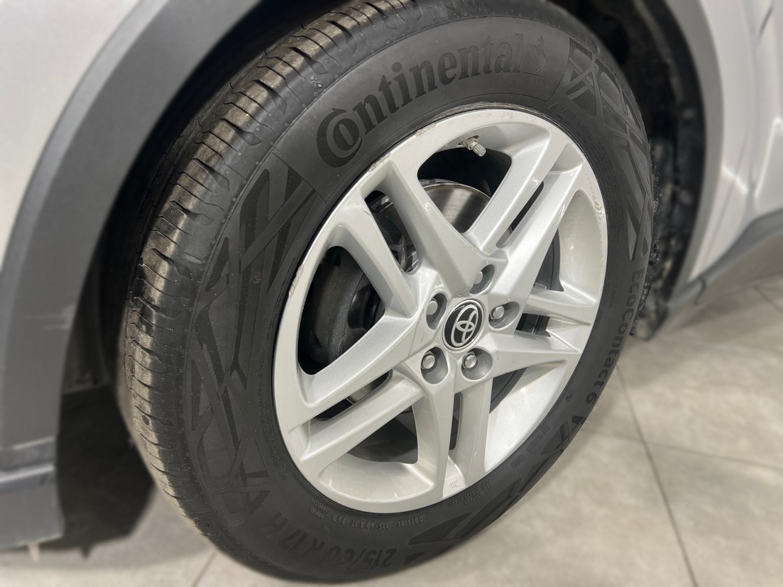 Toyota C-Hr 1.8 HYBRID - 3 godine jamstva, fotografija 11