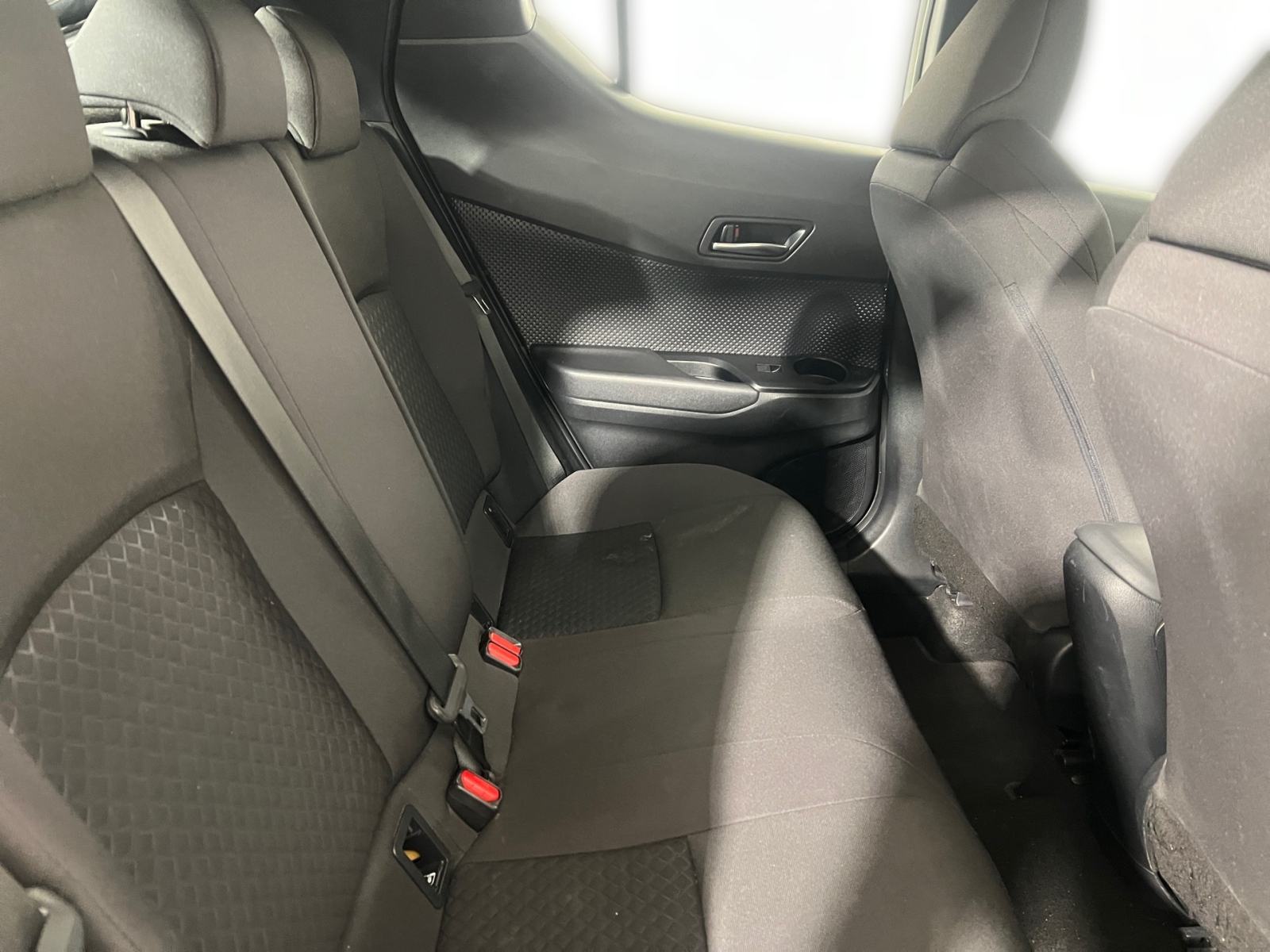 Toyota C-Hr 1.8 HYBRID - 3 godine jamstva, fotografija 20