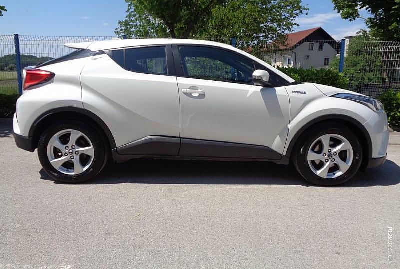 Toyota C-HR 1,8 VVT-i 90 kw, pogled izvana - slika 2