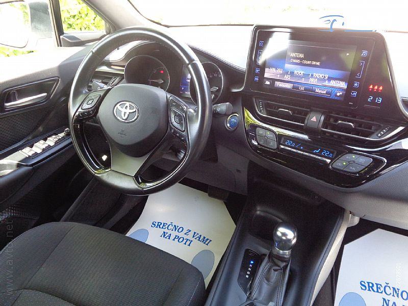 Toyota C-HR 1,8 VVT-i 90 kw, fotografija 8