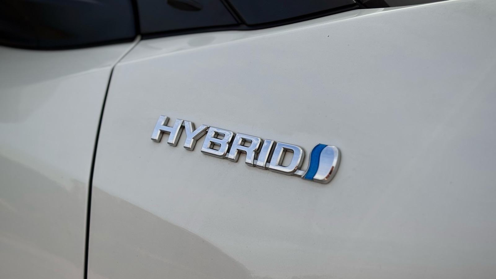 Toyota C-HR 1,8 VVT-i automatik, fotografija 5