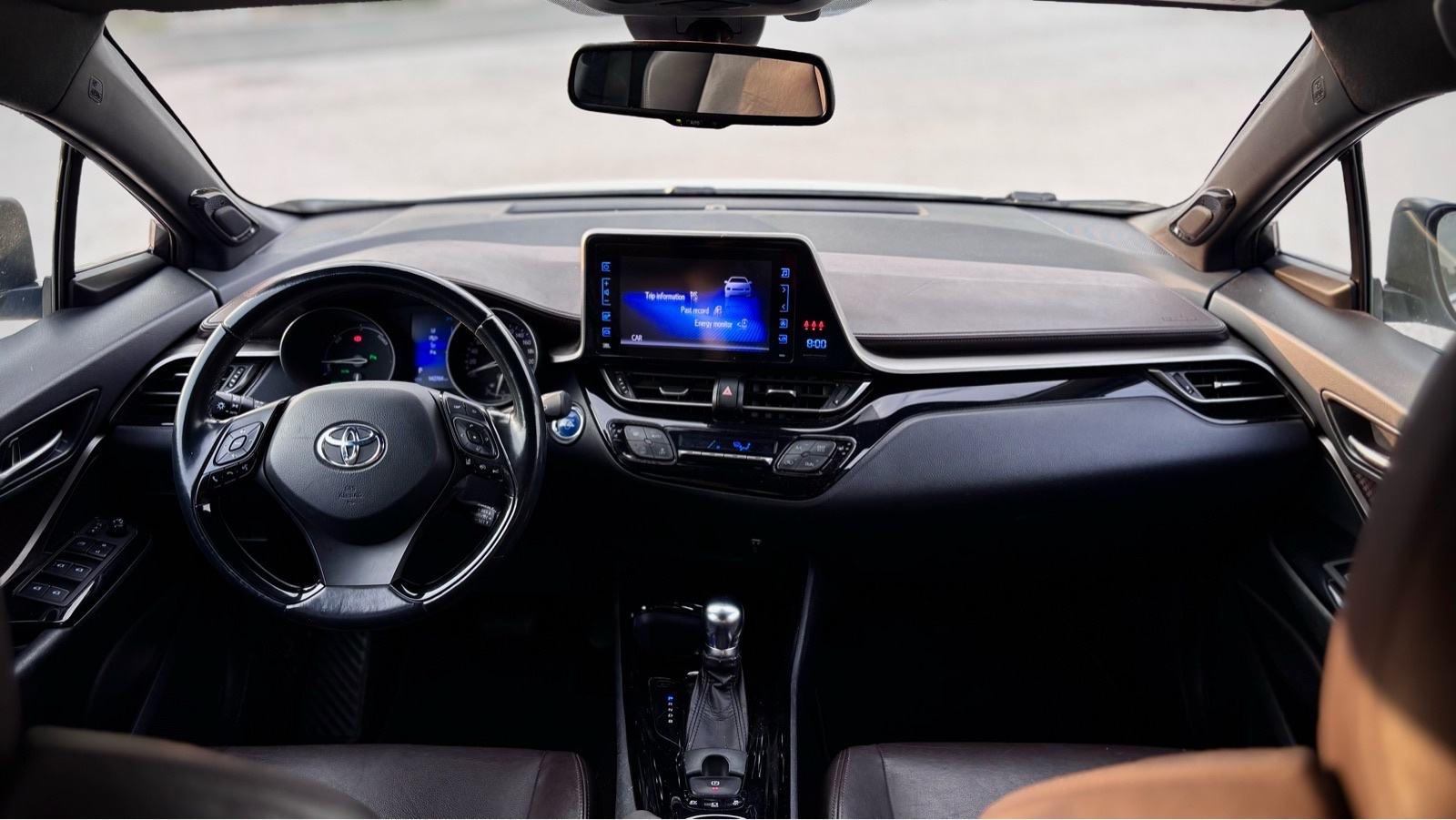 Toyota C-HR 1,8 VVT-i automatik, fotografija 7