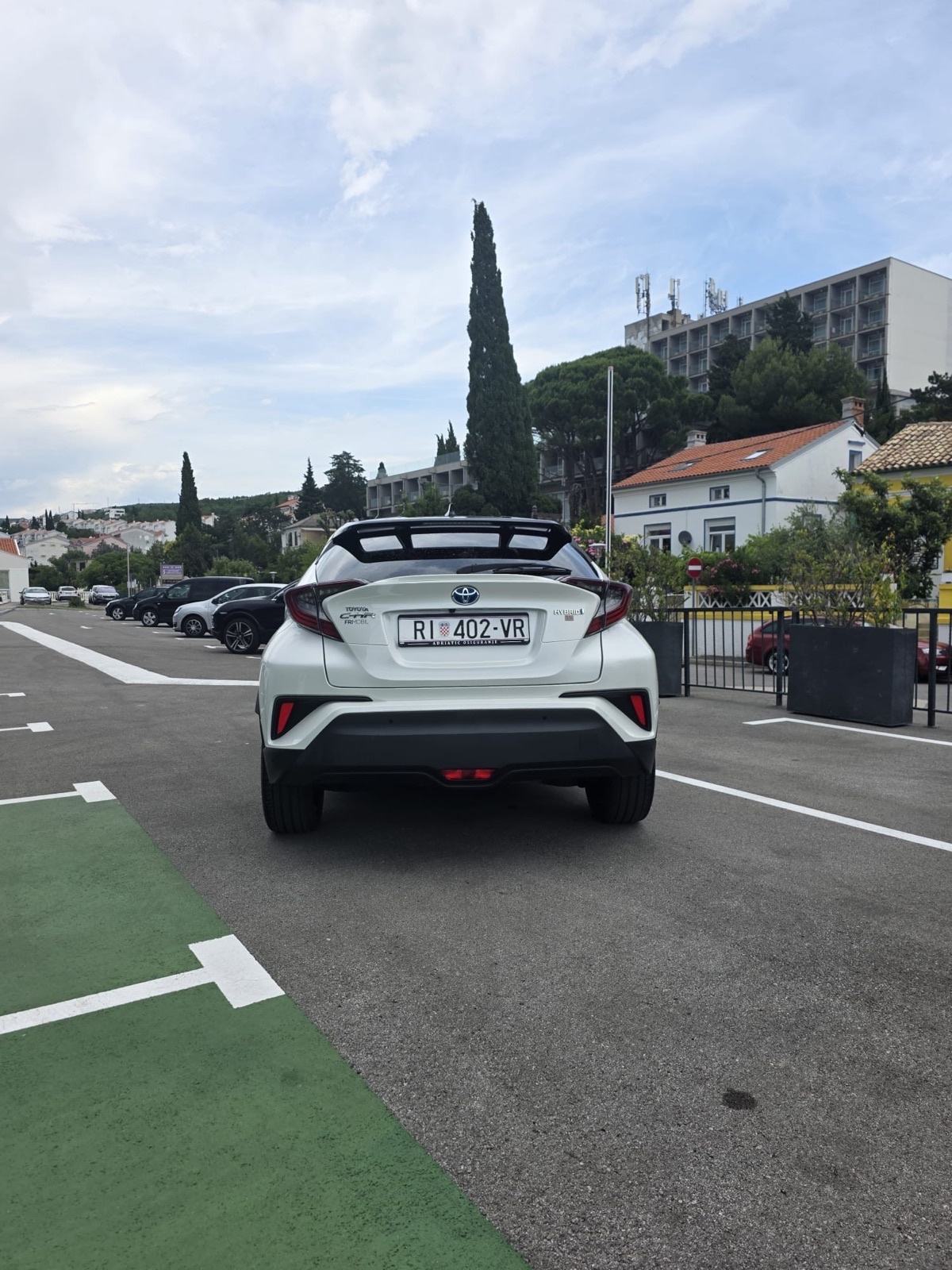 Toyota C-HR 1,8 VVT-i automatik, fotografija 4