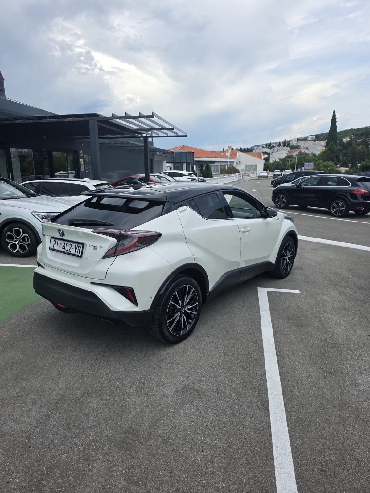 Toyota C-HR 1,8 VVT-i automatik, fotografija 5
