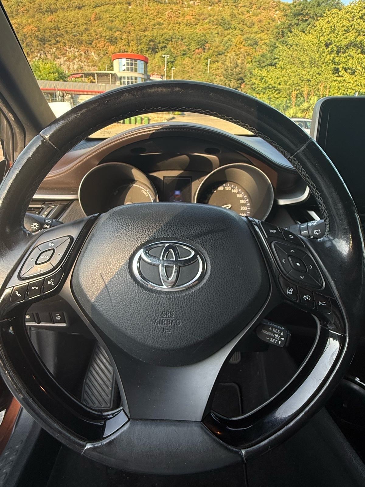 Toyota C-HR 1,8 VVT-i automatik, fotografija 13