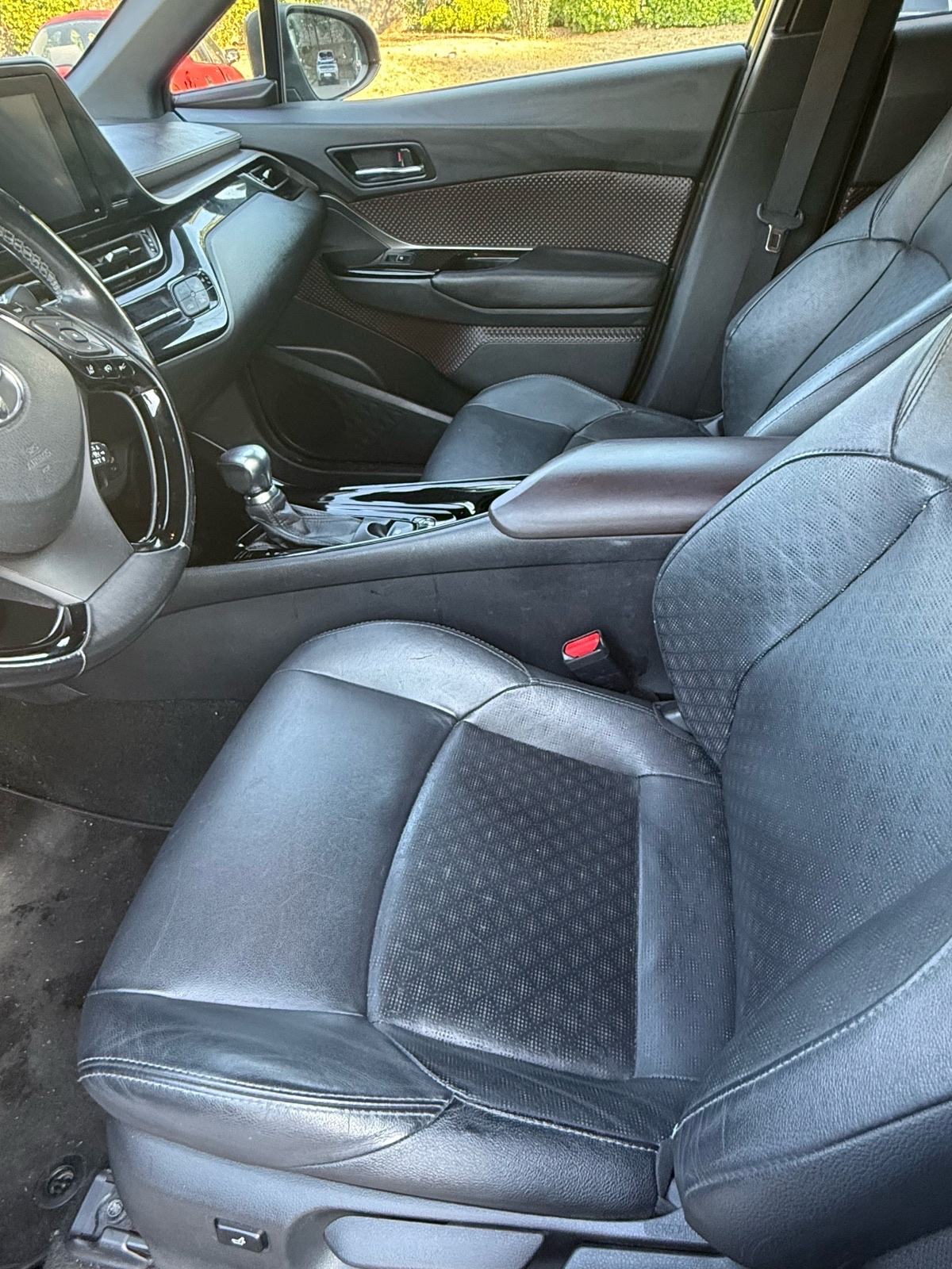 Toyota C-HR 1,8 VVT-i automatik, fotografija 12