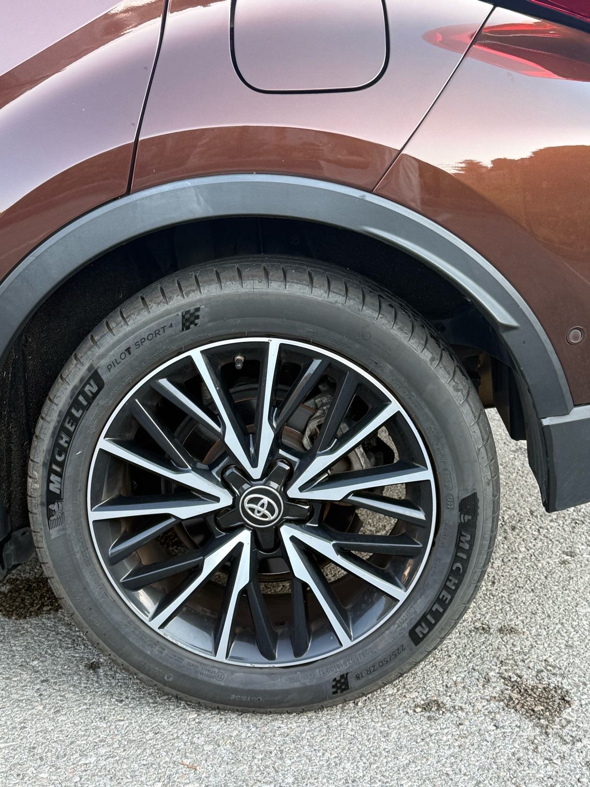 Toyota C-HR 1,8 VVT-i automatik, fotografija 7