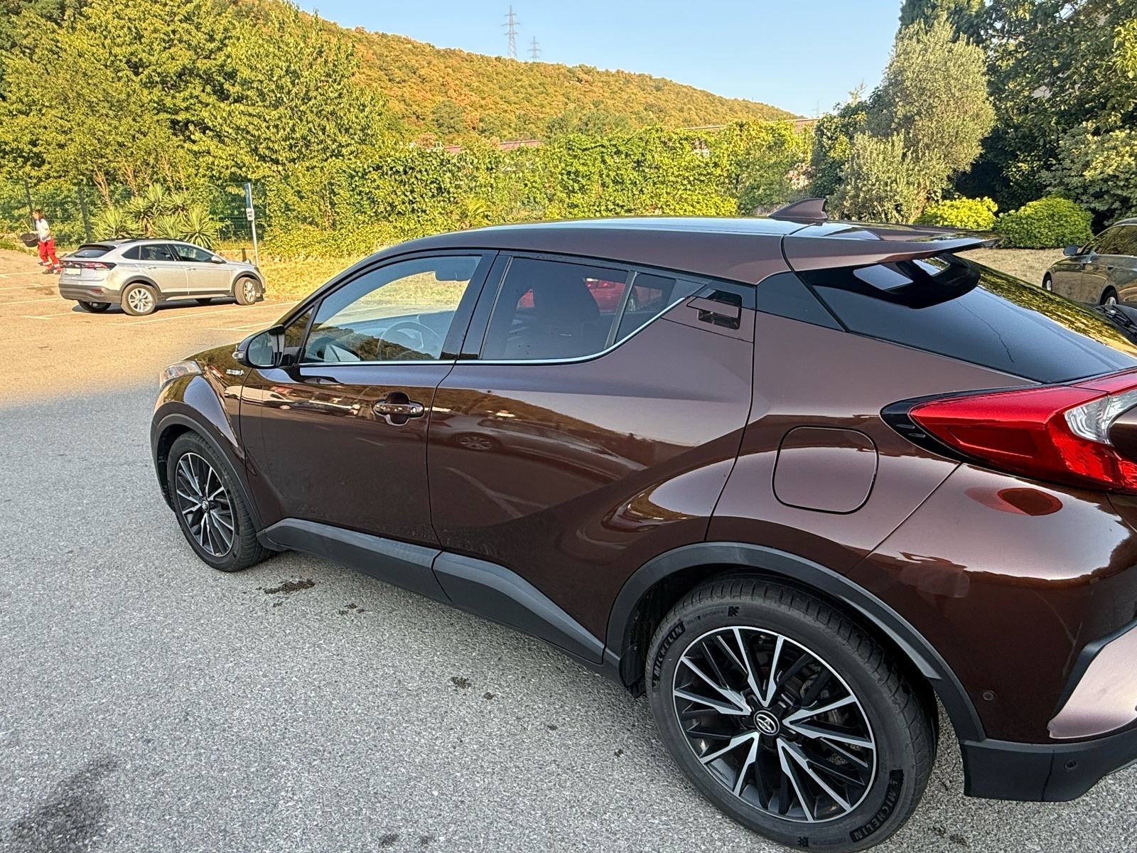 Toyota C-HR 1,8 VVT-i automatik, fotografija 3