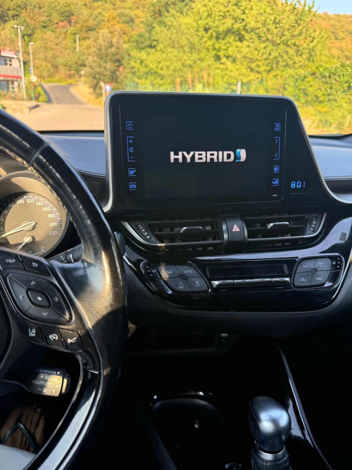 Toyota C-HR 1,8 VVT-i automatik, fotografija 17