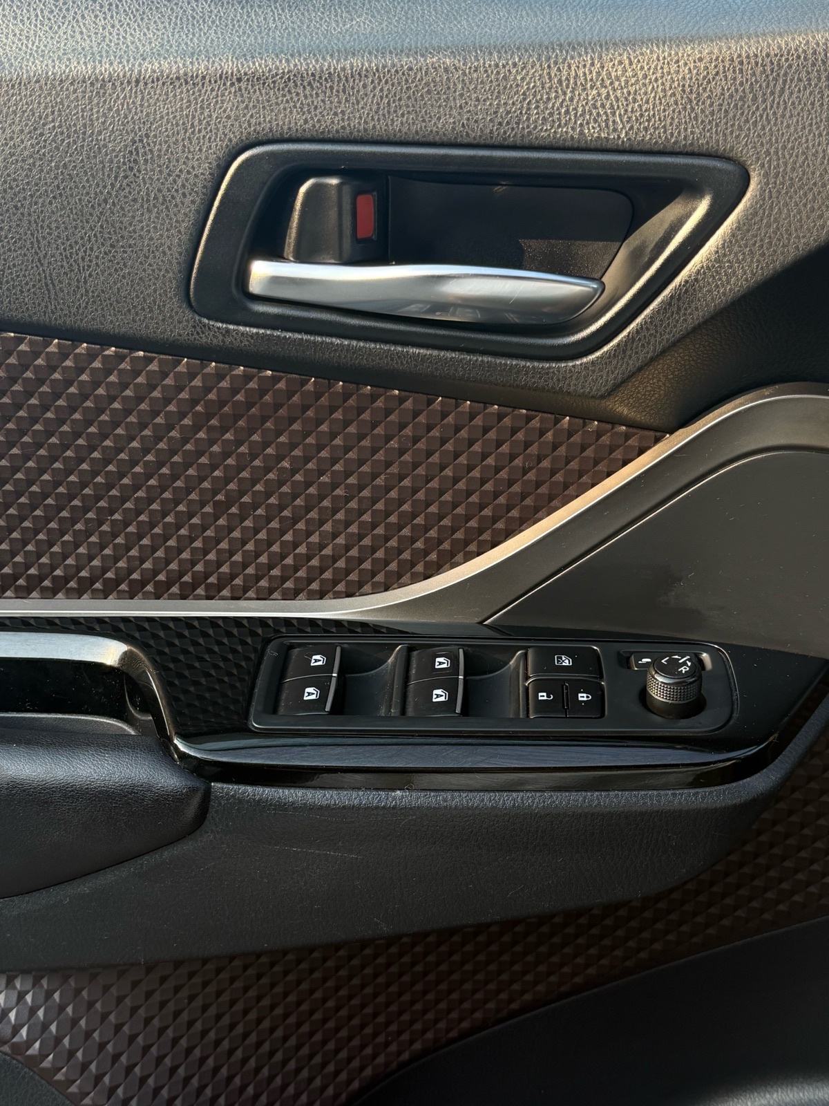 Toyota C-HR 1,8 VVT-i automatik, fotografija 18