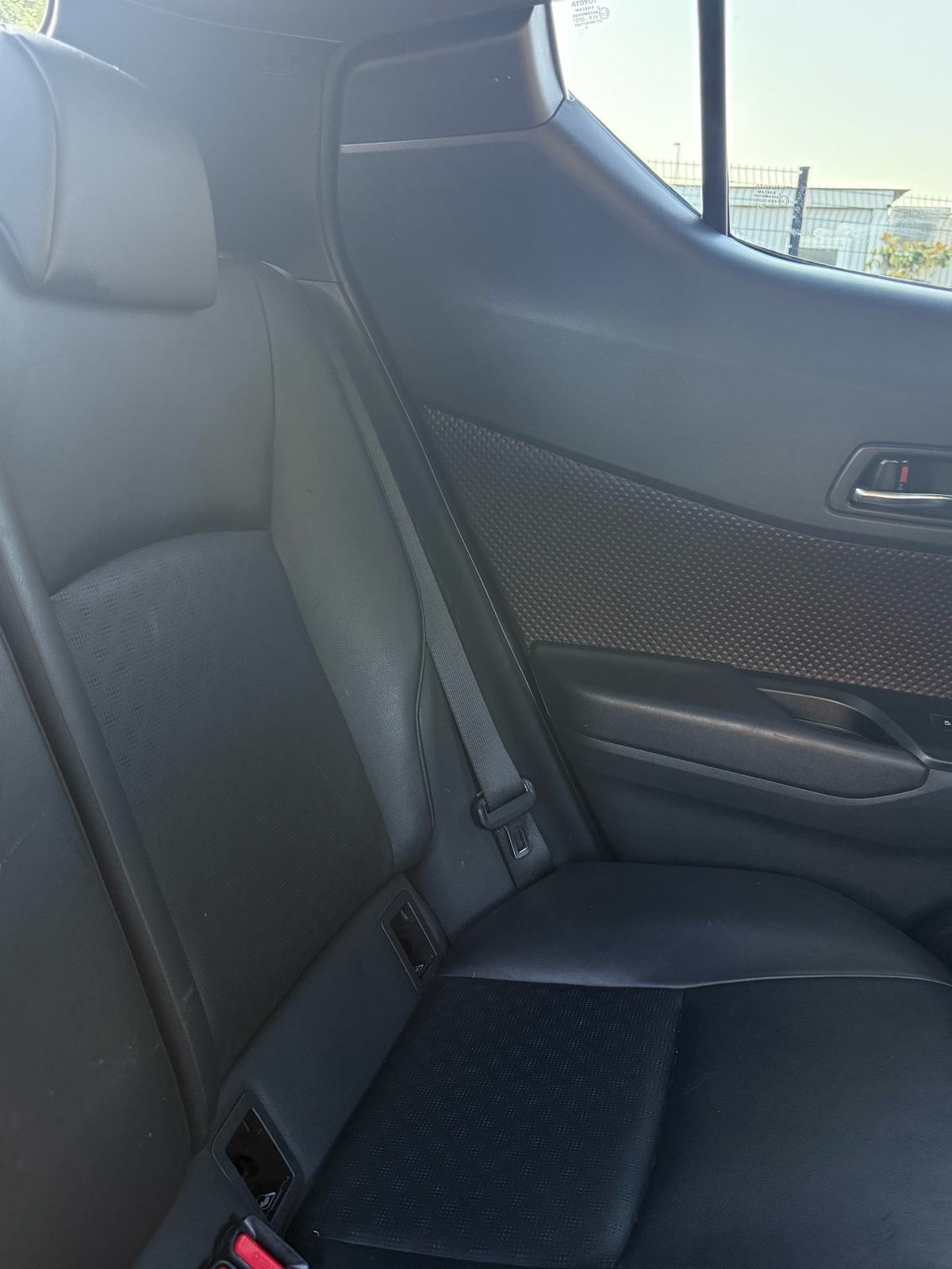 Toyota C-HR 1,8 VVT-i automatik, fotografija 16