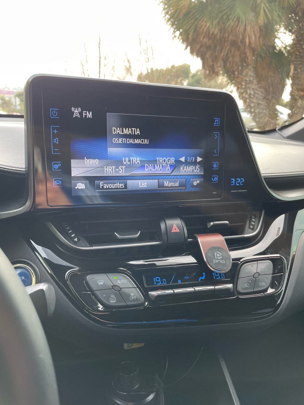 Toyota C-HR 1,8 VVT-i automatik HR AUTO, fotografija 9