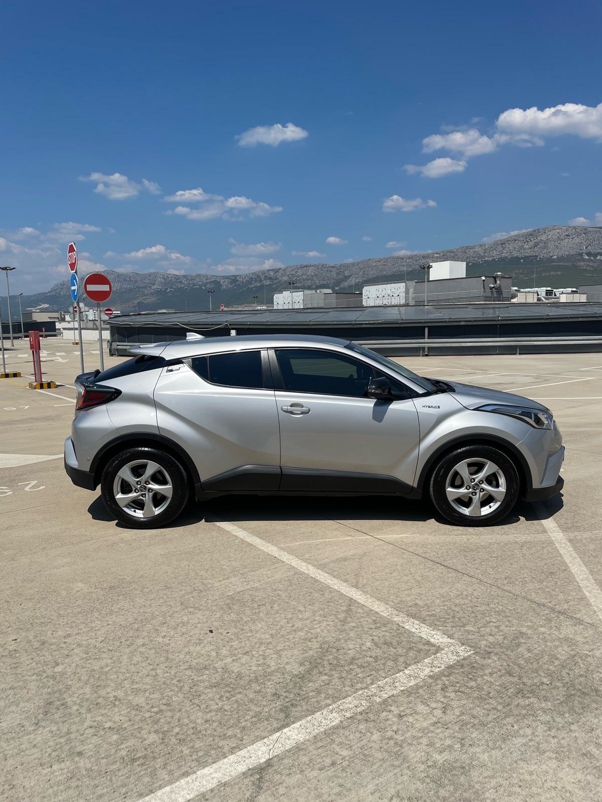 Toyota C-HR 1,8 VVT-i automatik HR AUTO, pogled izvana - slika 4