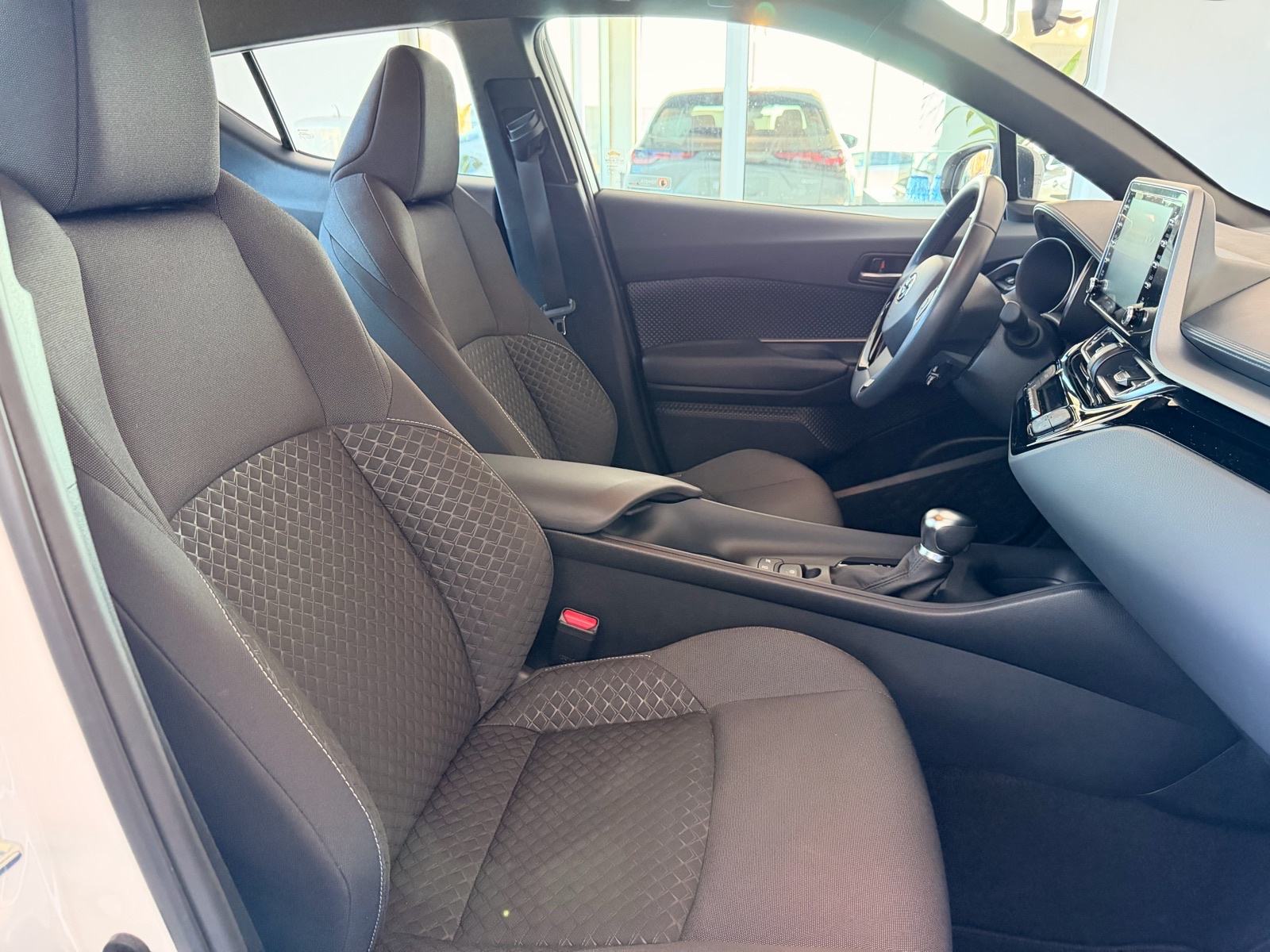 Toyota C-HR 1,8 VVT-i Hybrid, fotografija 12
