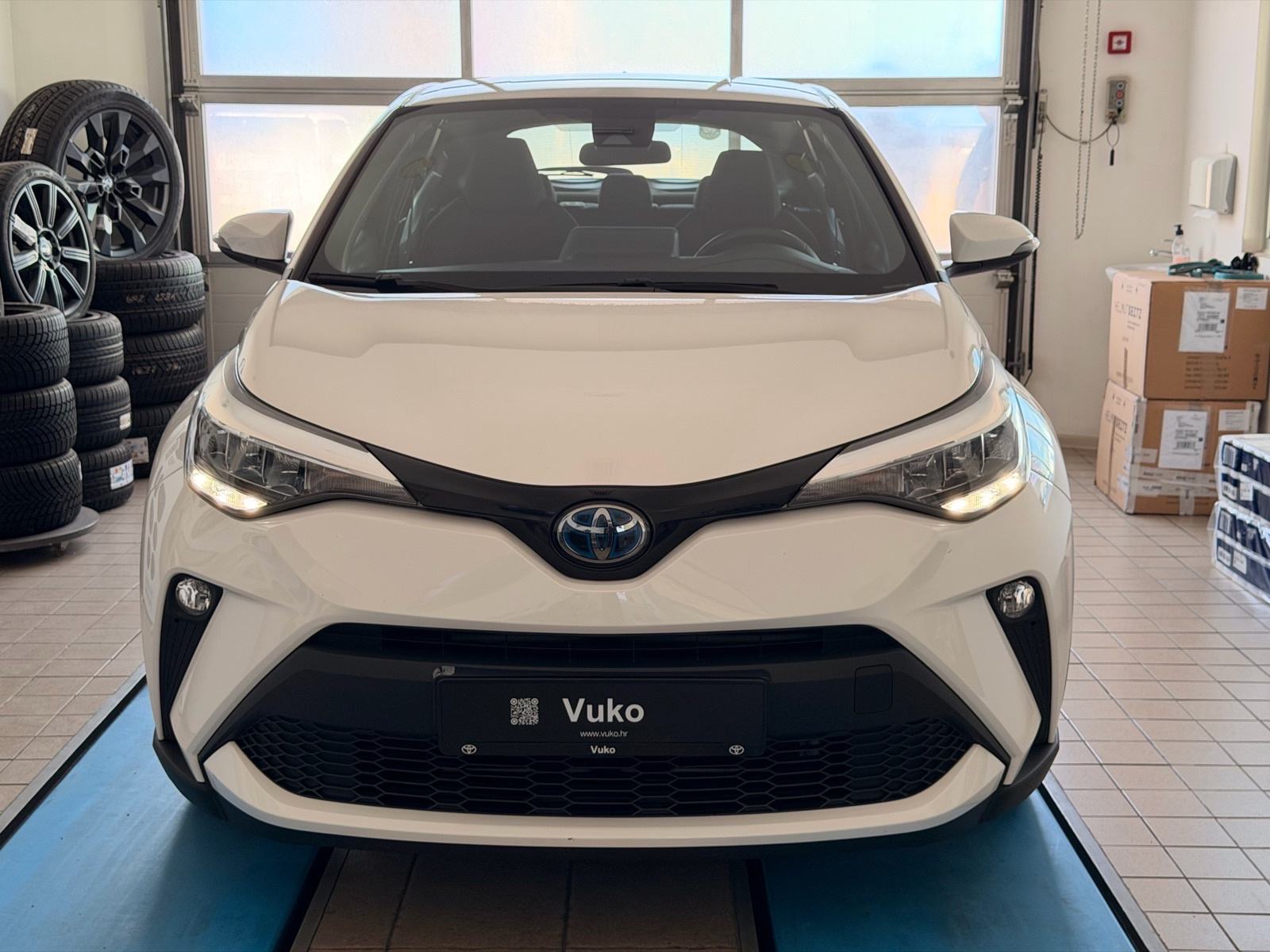 Toyota C-HR 1,8 VVT-i Hybrid, fotografija 2