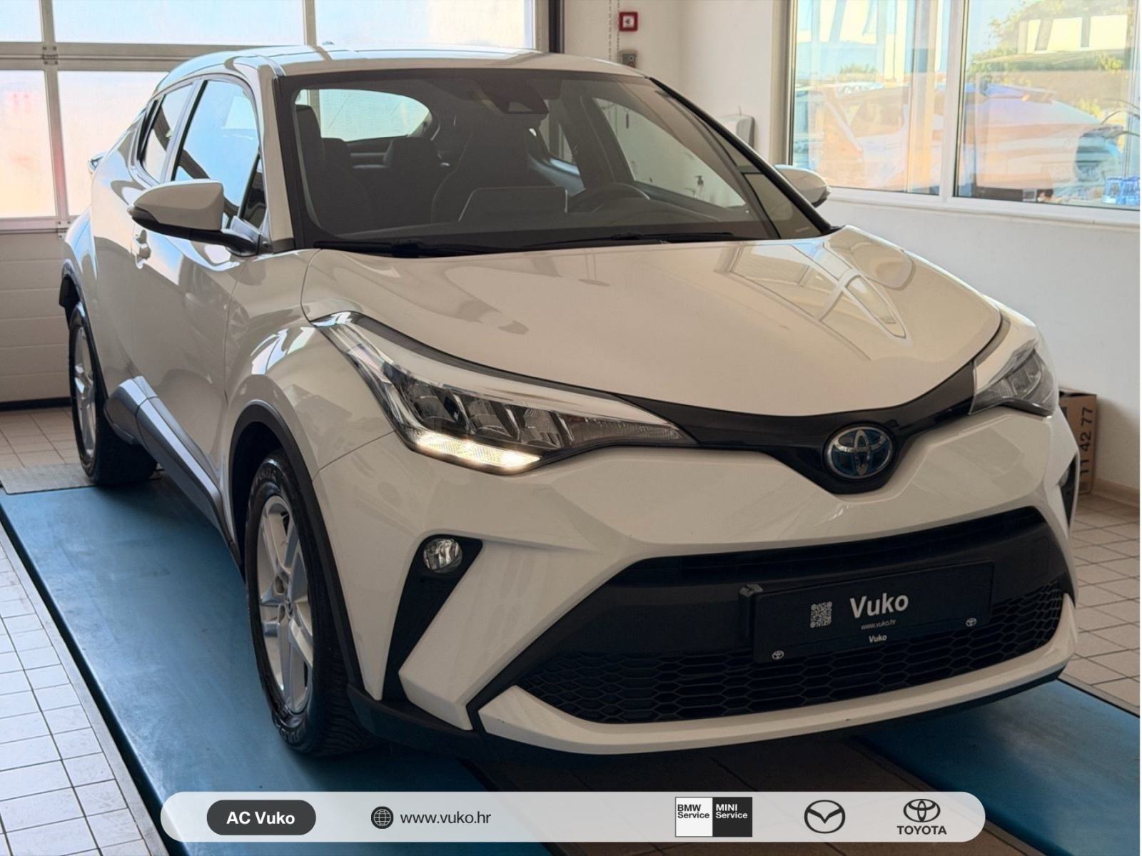 Toyota C-HR 1,8 VVT-i Hybrid, fotografija 1